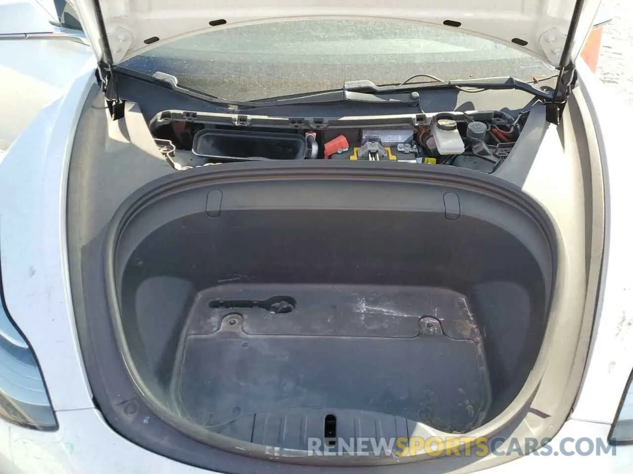 11 Photograph of a damaged car 5YJ3E1EA6KF476649 TESLA MODEL 3 2019