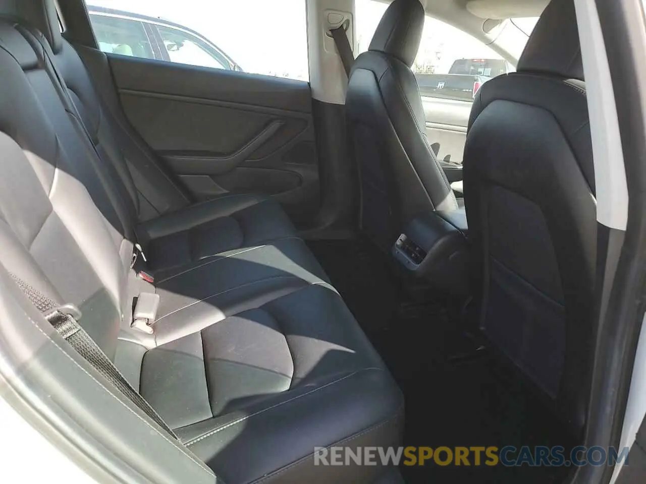10 Photograph of a damaged car 5YJ3E1EA6KF476702 TESLA MODEL 3 2019
