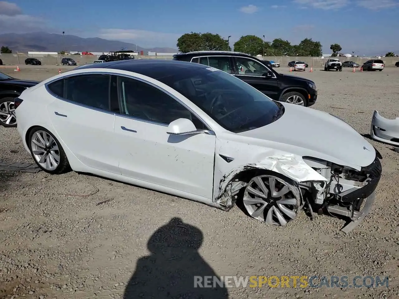 4 Photograph of a damaged car 5YJ3E1EA6KF476702 TESLA MODEL 3 2019