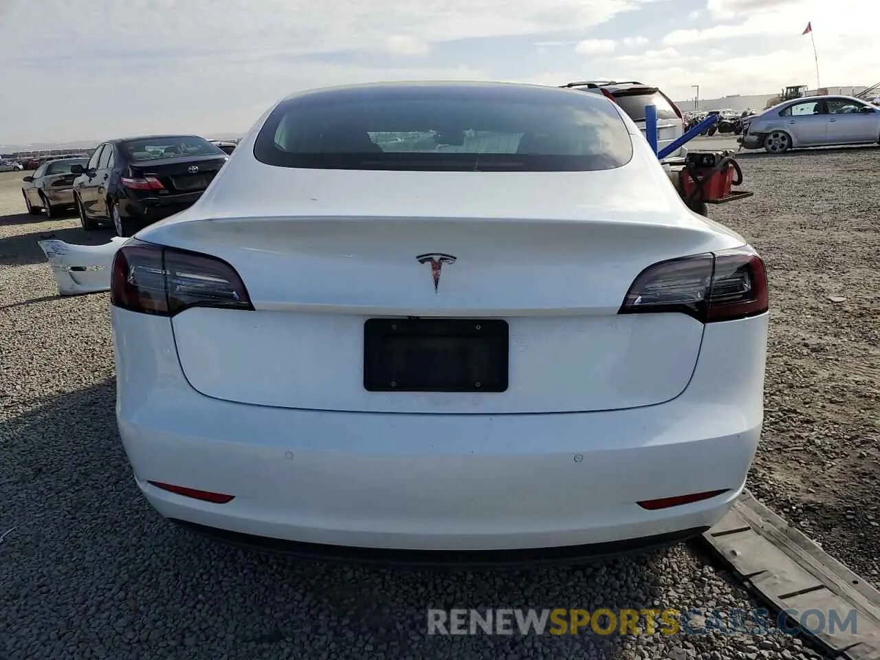 6 Photograph of a damaged car 5YJ3E1EA6KF476702 TESLA MODEL 3 2019