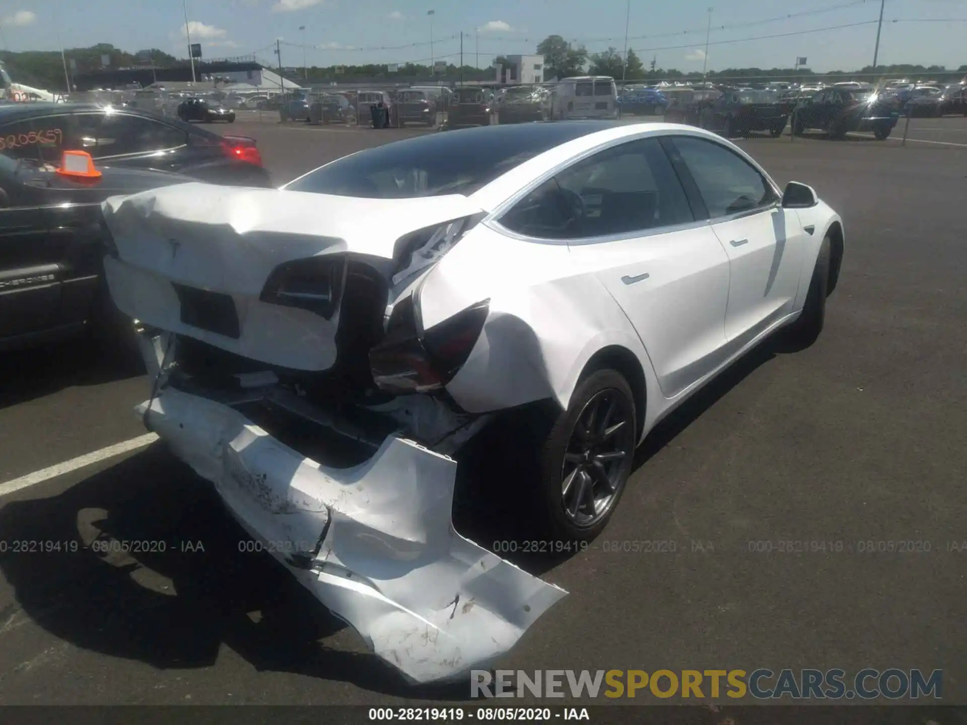 4 Photograph of a damaged car 5YJ3E1EA6KF482953 TESLA MODEL 3 2019