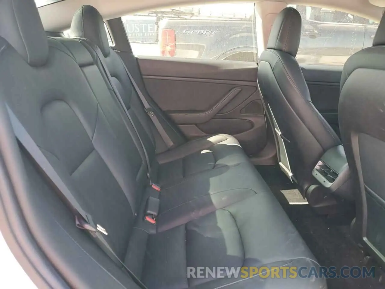 10 Photograph of a damaged car 5YJ3E1EA6KF483052 TESLA MODEL 3 2019