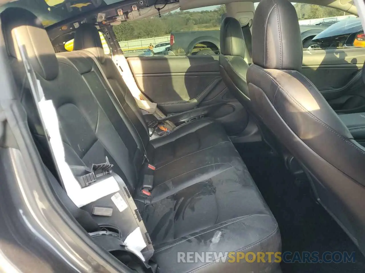 10 Photograph of a damaged car 5YJ3E1EA6KF483455 TESLA MODEL 3 2019