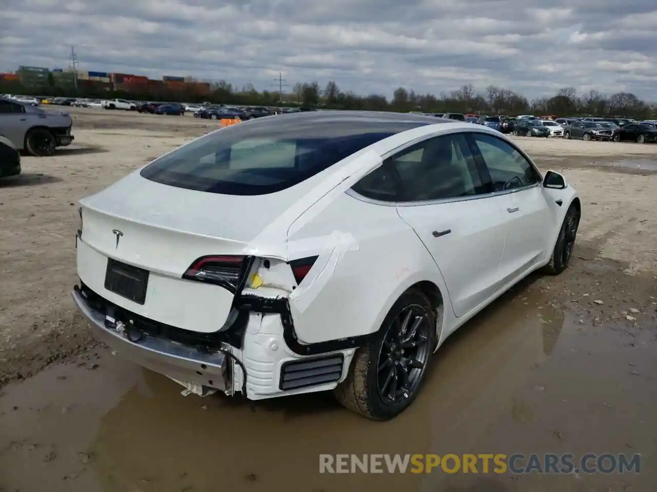 4 Photograph of a damaged car 5YJ3E1EA6KF483973 TESLA MODEL 3 2019