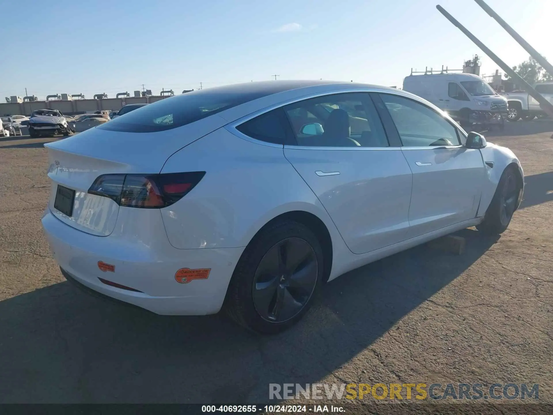4 Photograph of a damaged car 5YJ3E1EA6KF485190 TESLA MODEL 3 2019