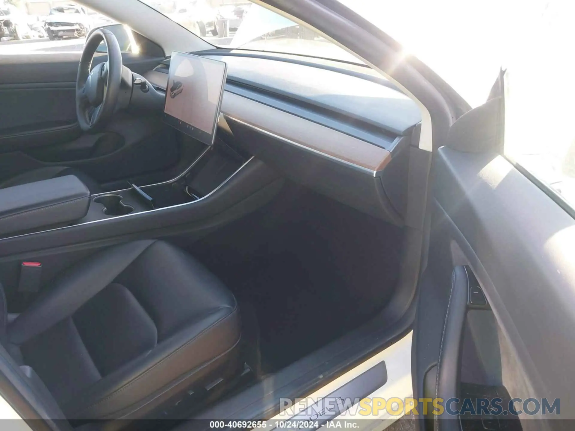 5 Photograph of a damaged car 5YJ3E1EA6KF485190 TESLA MODEL 3 2019
