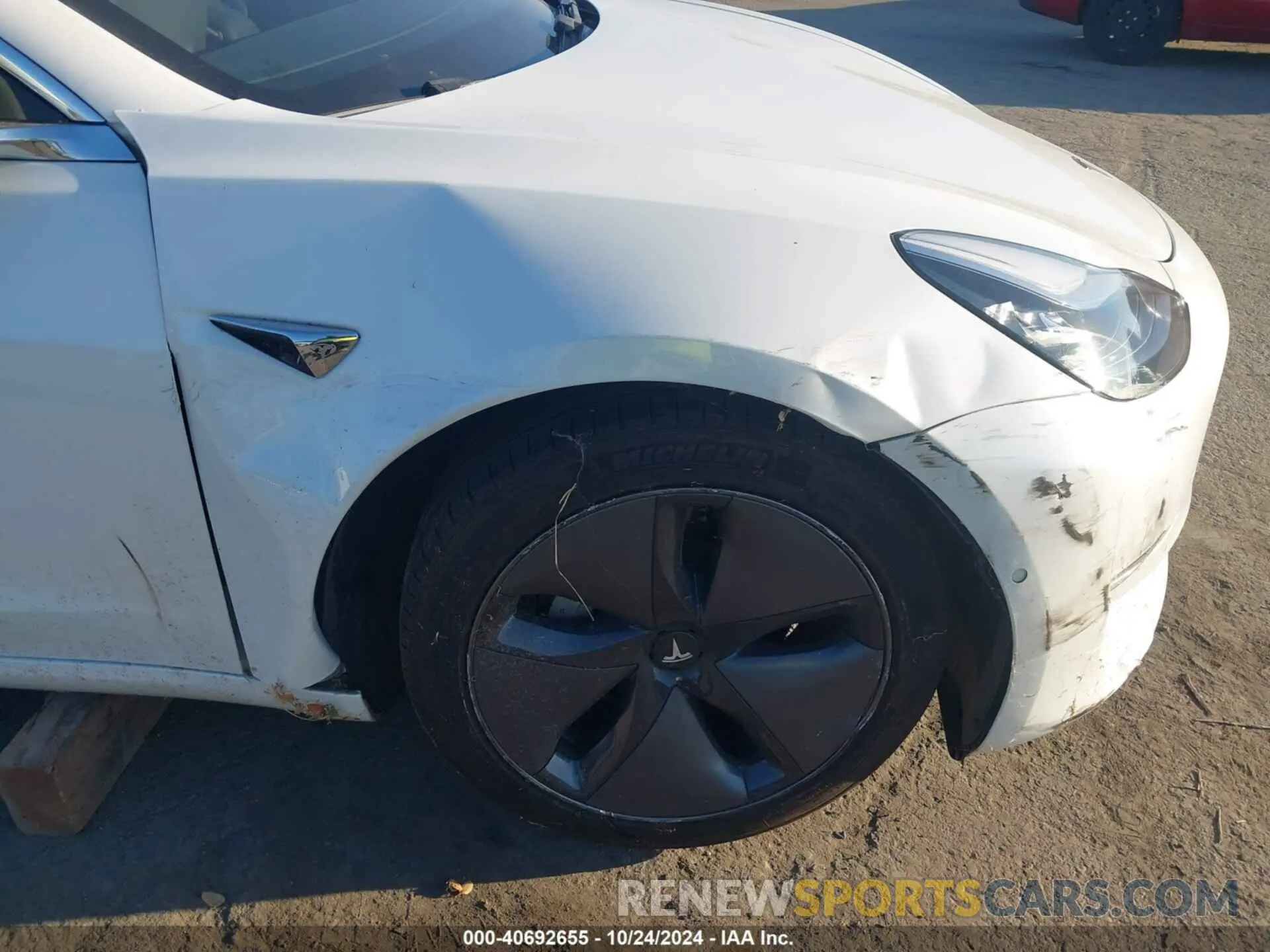 6 Photograph of a damaged car 5YJ3E1EA6KF485190 TESLA MODEL 3 2019