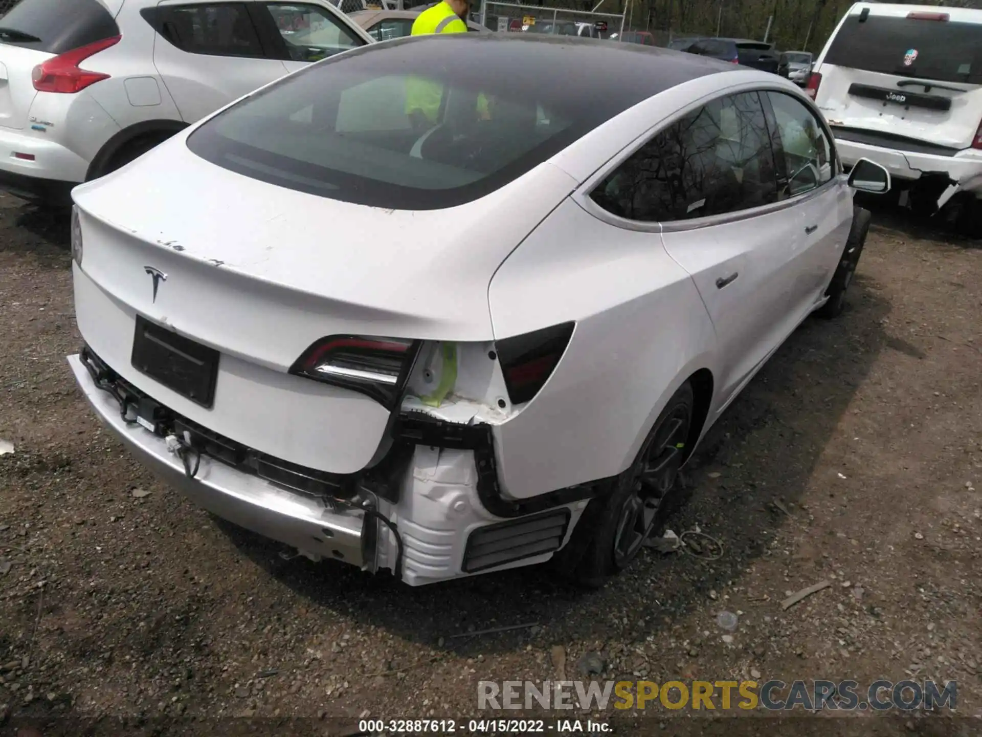 4 Photograph of a damaged car 5YJ3E1EA6KF485867 TESLA MODEL 3 2019