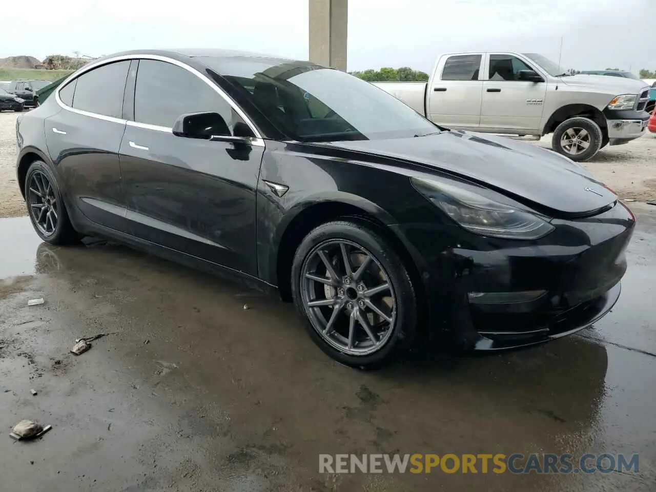 4 Photograph of a damaged car 5YJ3E1EA7KF296824 TESLA MODEL 3 2019