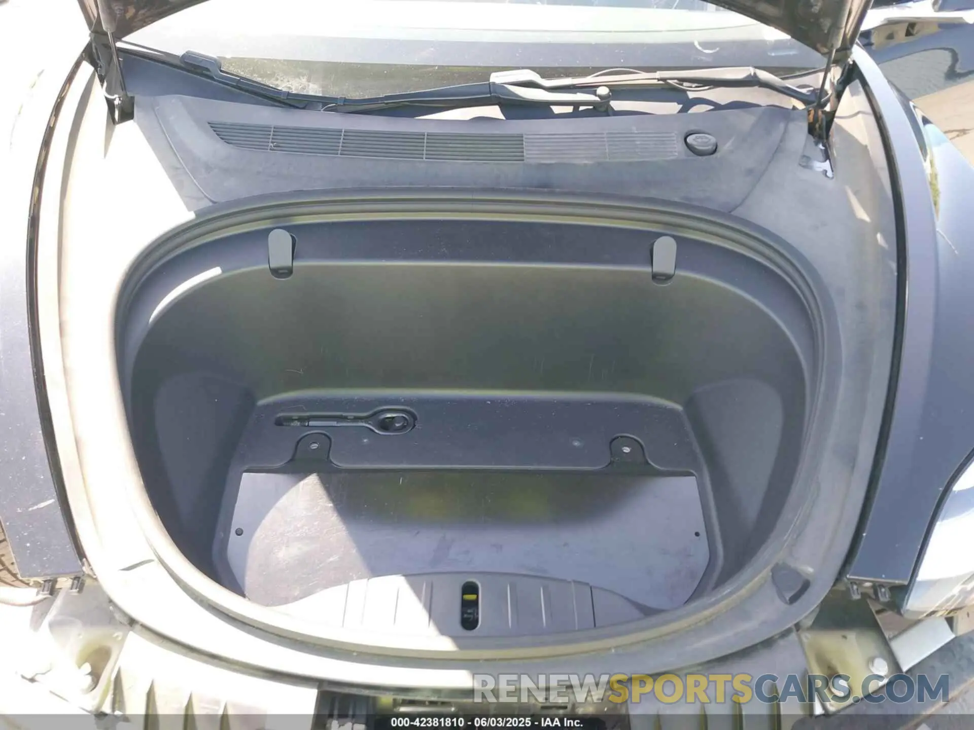 10 Photograph of a damaged car 5YJ3E1EA7KF298184 TESLA MODEL 3 2019