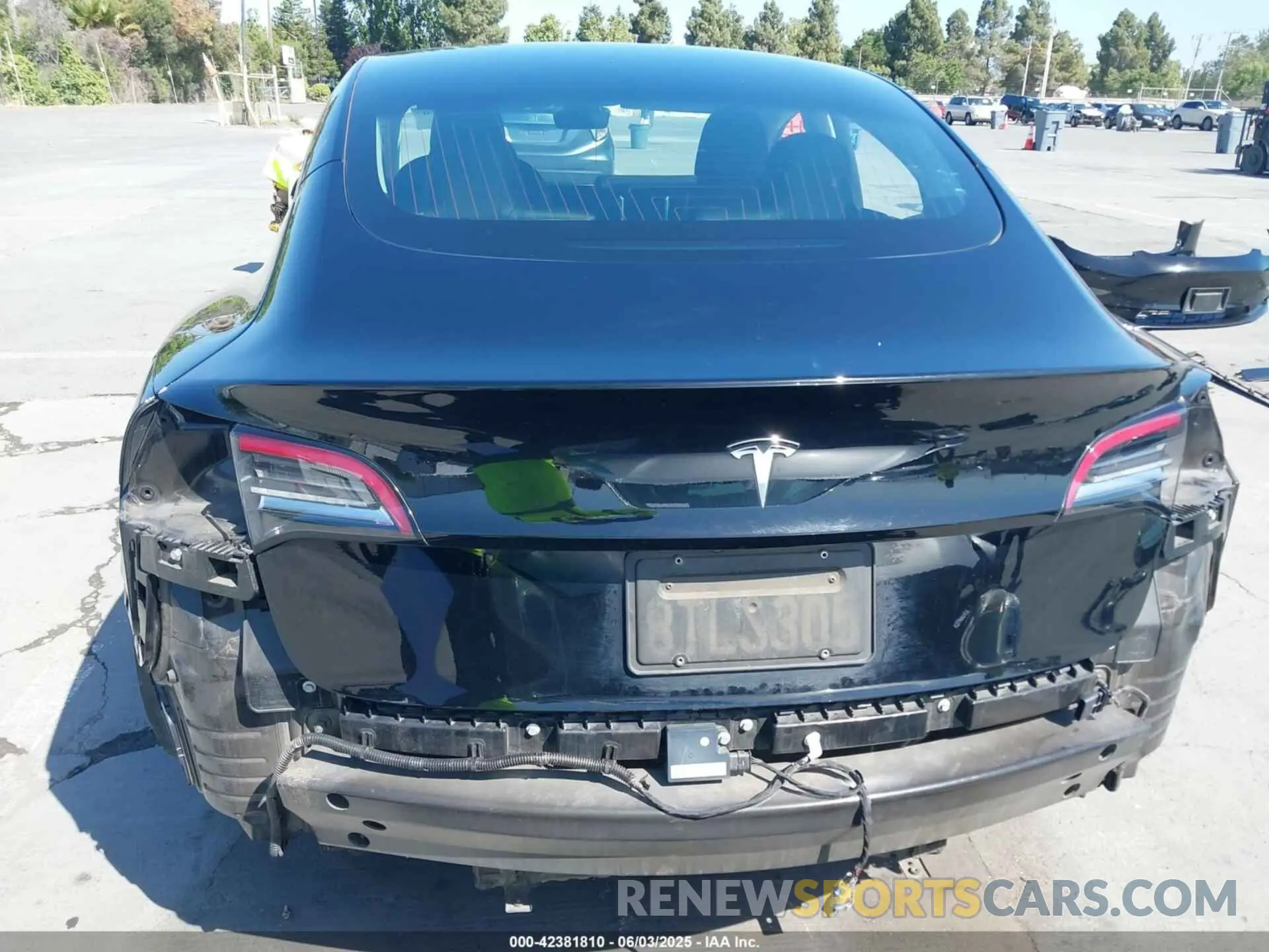 17 Photograph of a damaged car 5YJ3E1EA7KF298184 TESLA MODEL 3 2019