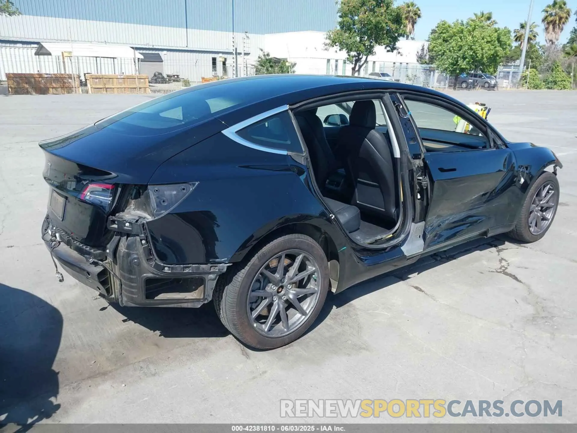 4 Photograph of a damaged car 5YJ3E1EA7KF298184 TESLA MODEL 3 2019