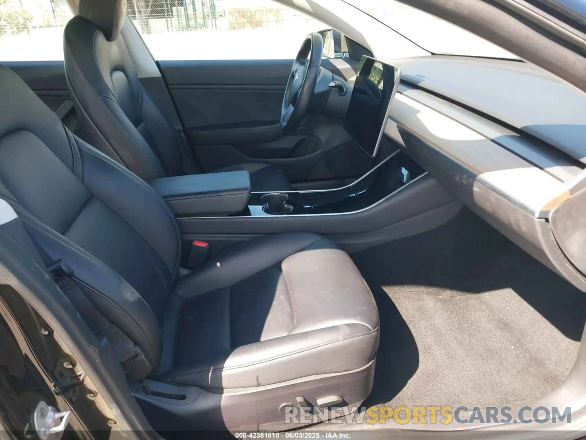 5 Photograph of a damaged car 5YJ3E1EA7KF298184 TESLA MODEL 3 2019