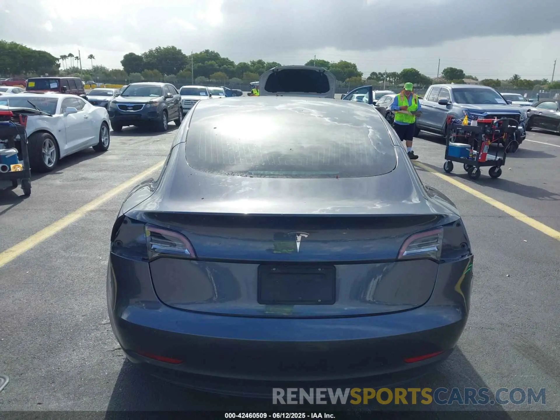 17 Photograph of a damaged car 5YJ3E1EA7KF298301 TESLA MODEL 3 2019