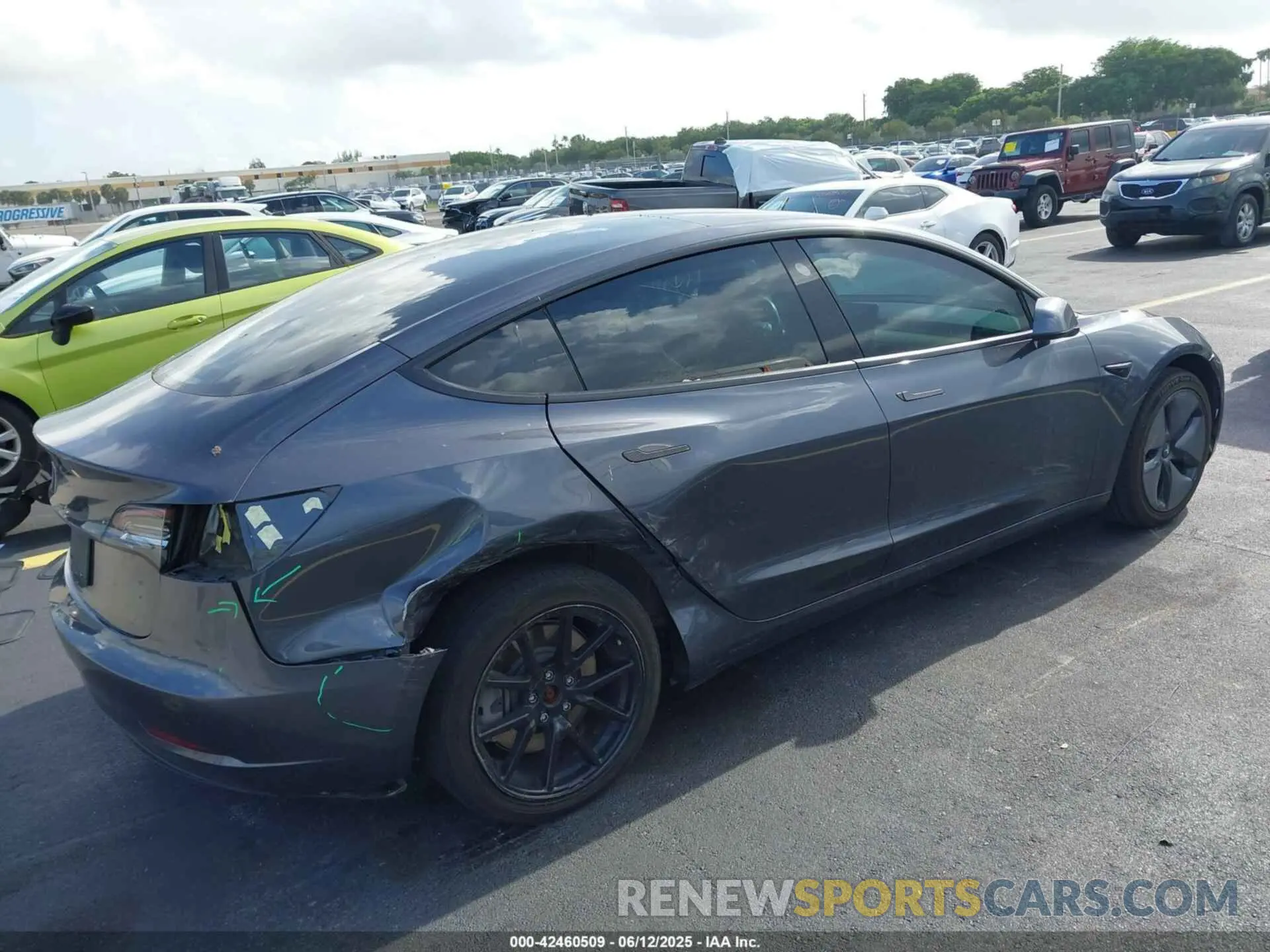 4 Photograph of a damaged car 5YJ3E1EA7KF298301 TESLA MODEL 3 2019