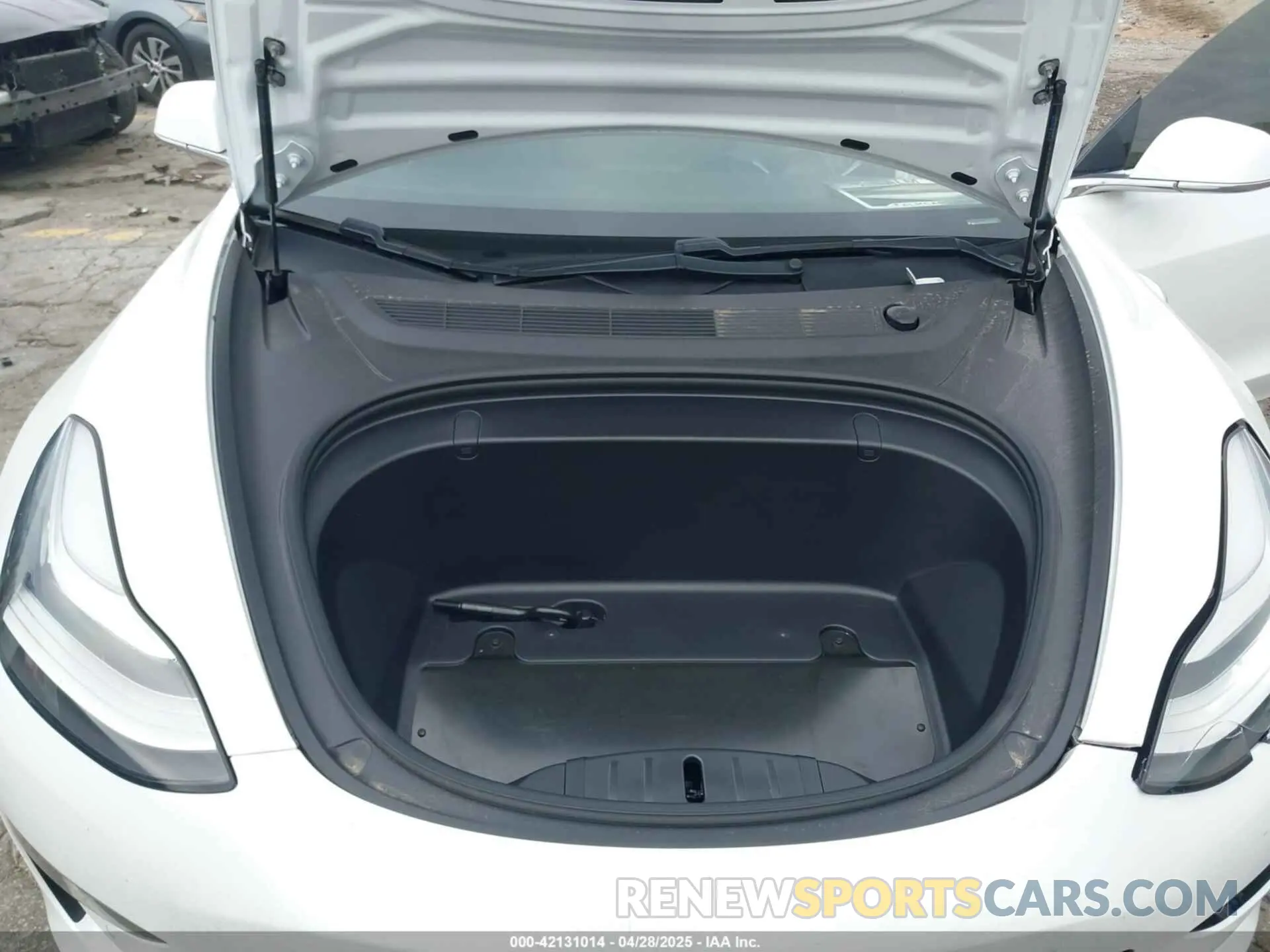10 Photograph of a damaged car 5YJ3E1EA7KF299724 TESLA MODEL 3 2019