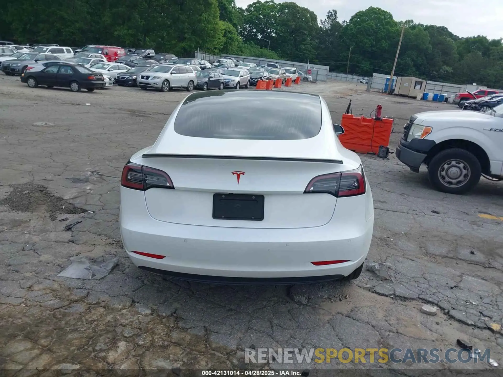 16 Photograph of a damaged car 5YJ3E1EA7KF299724 TESLA MODEL 3 2019