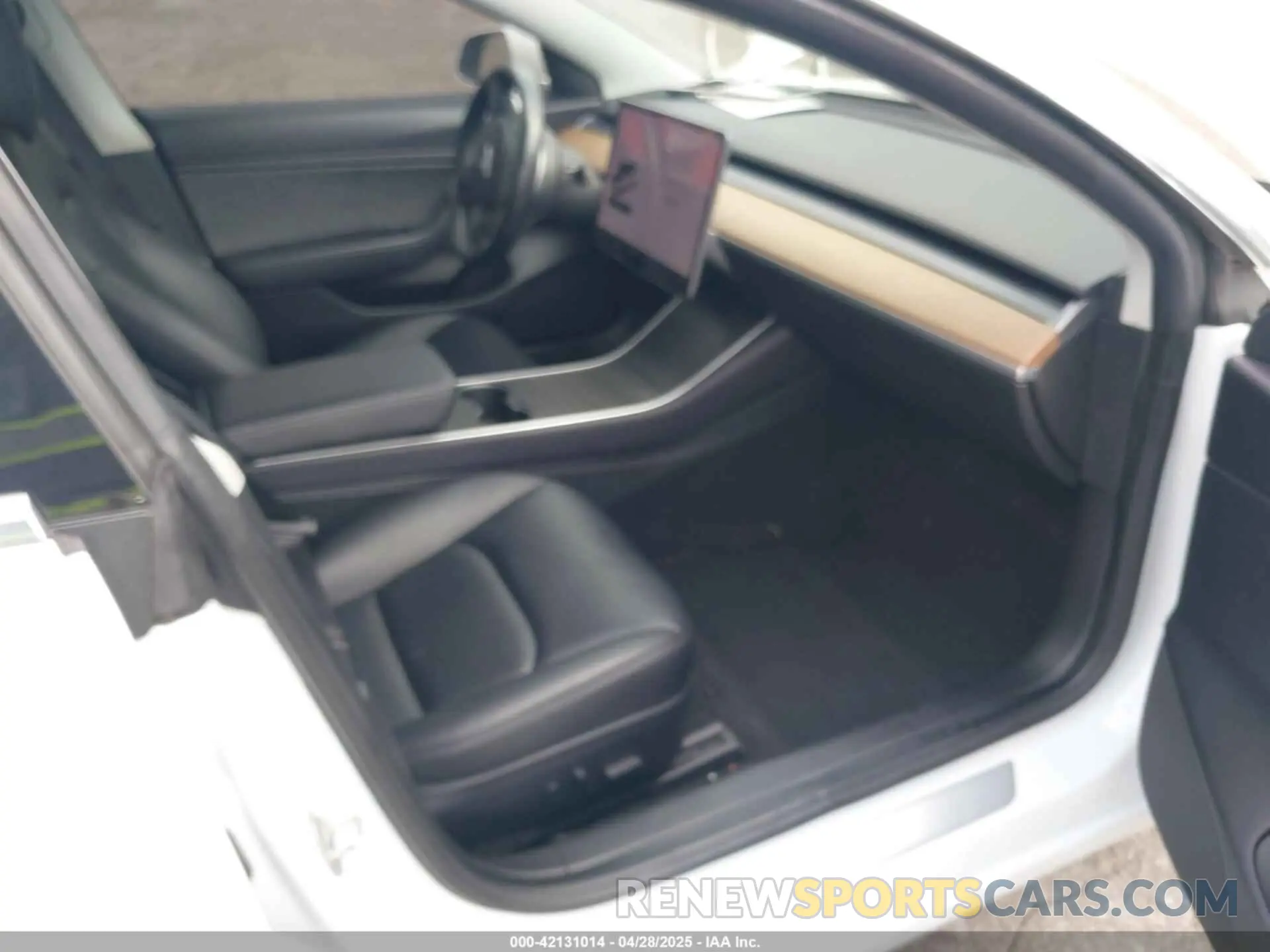 5 Photograph of a damaged car 5YJ3E1EA7KF299724 TESLA MODEL 3 2019