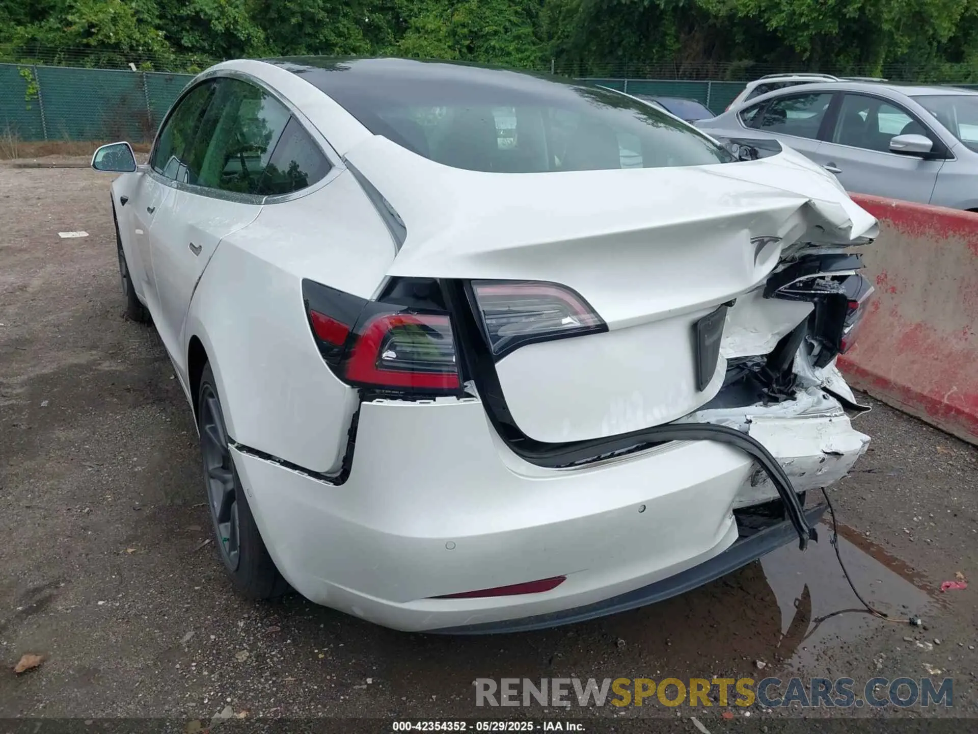11 Photograph of a damaged car 5YJ3E1EA7KF299755 TESLA MODEL 3 2019