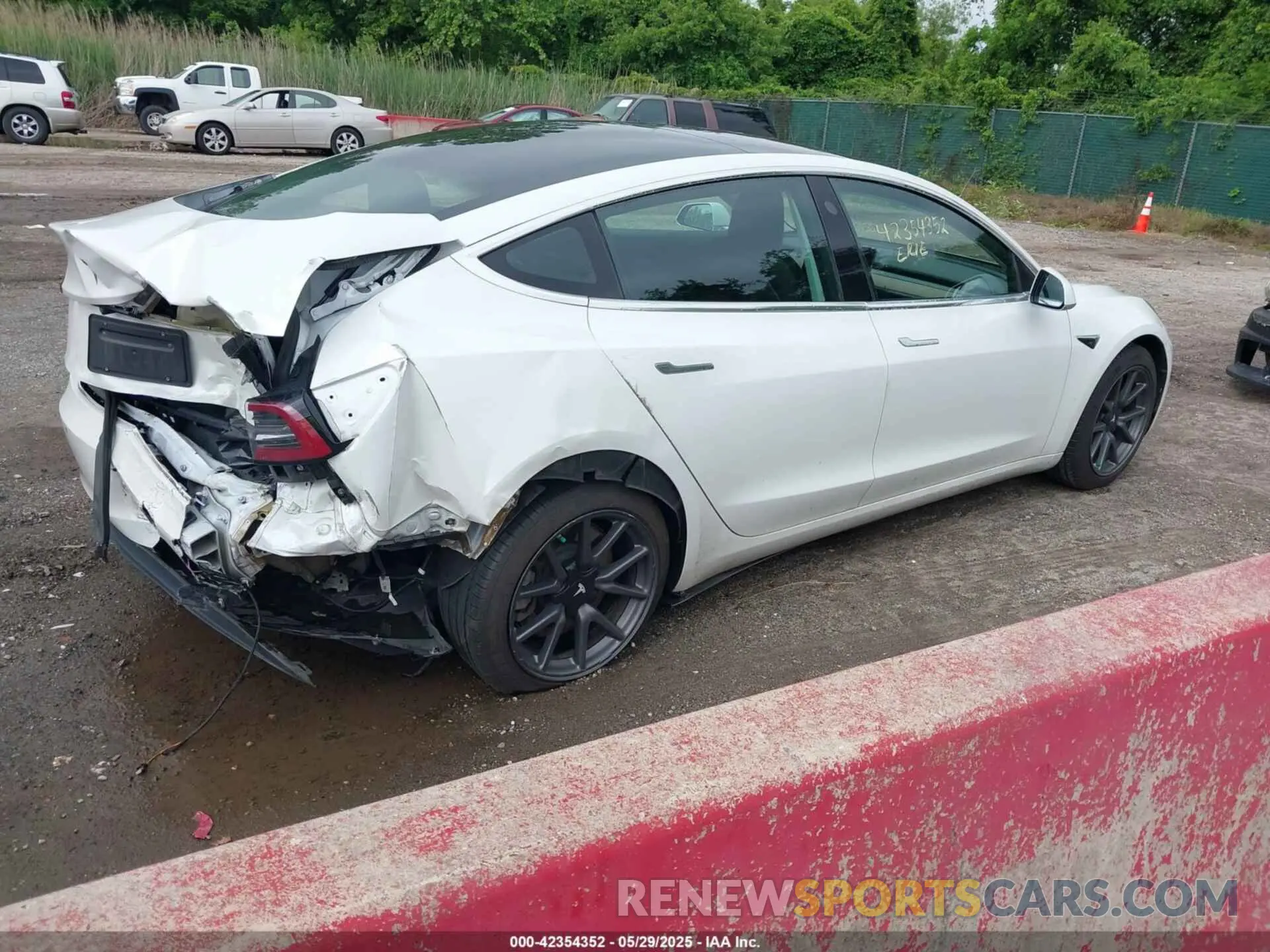 4 Photograph of a damaged car 5YJ3E1EA7KF299755 TESLA MODEL 3 2019
