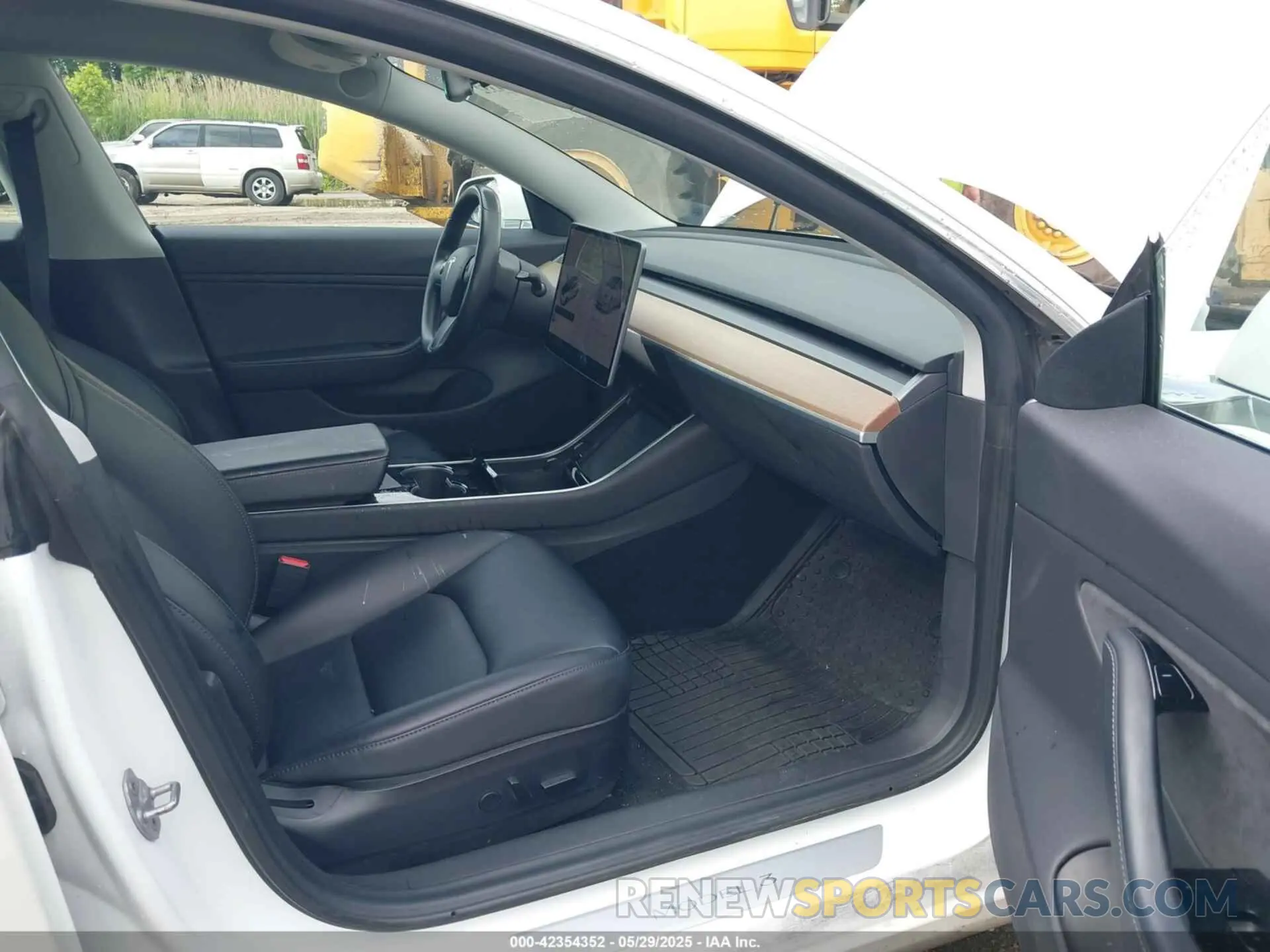 5 Photograph of a damaged car 5YJ3E1EA7KF299755 TESLA MODEL 3 2019