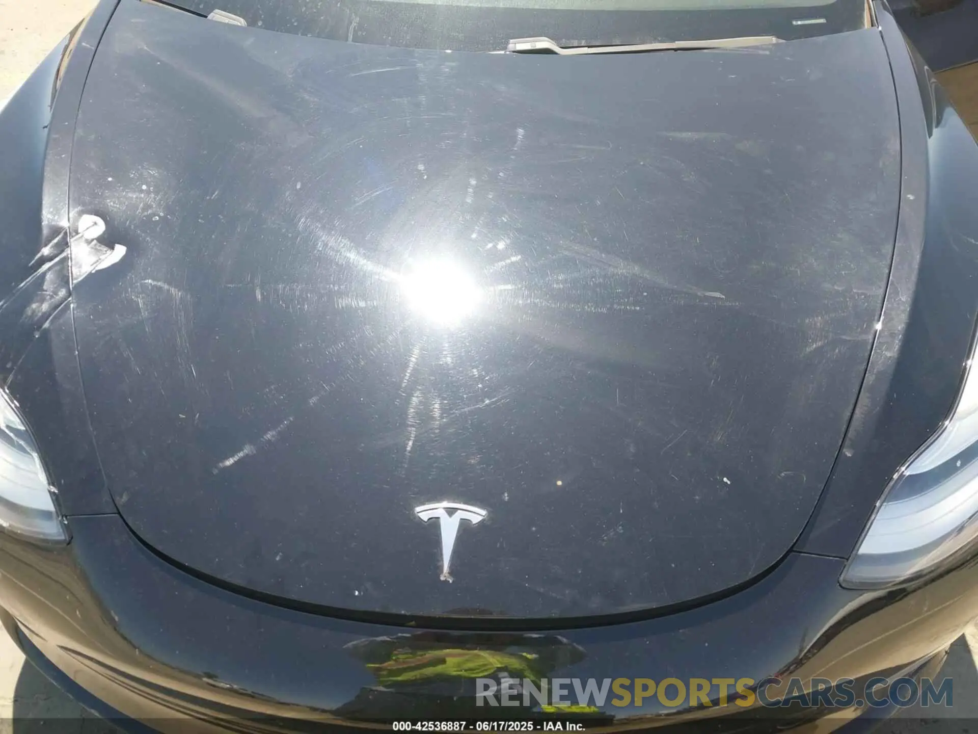 10 Photograph of a damaged car 5YJ3E1EA7KF306638 TESLA MODEL 3 2019