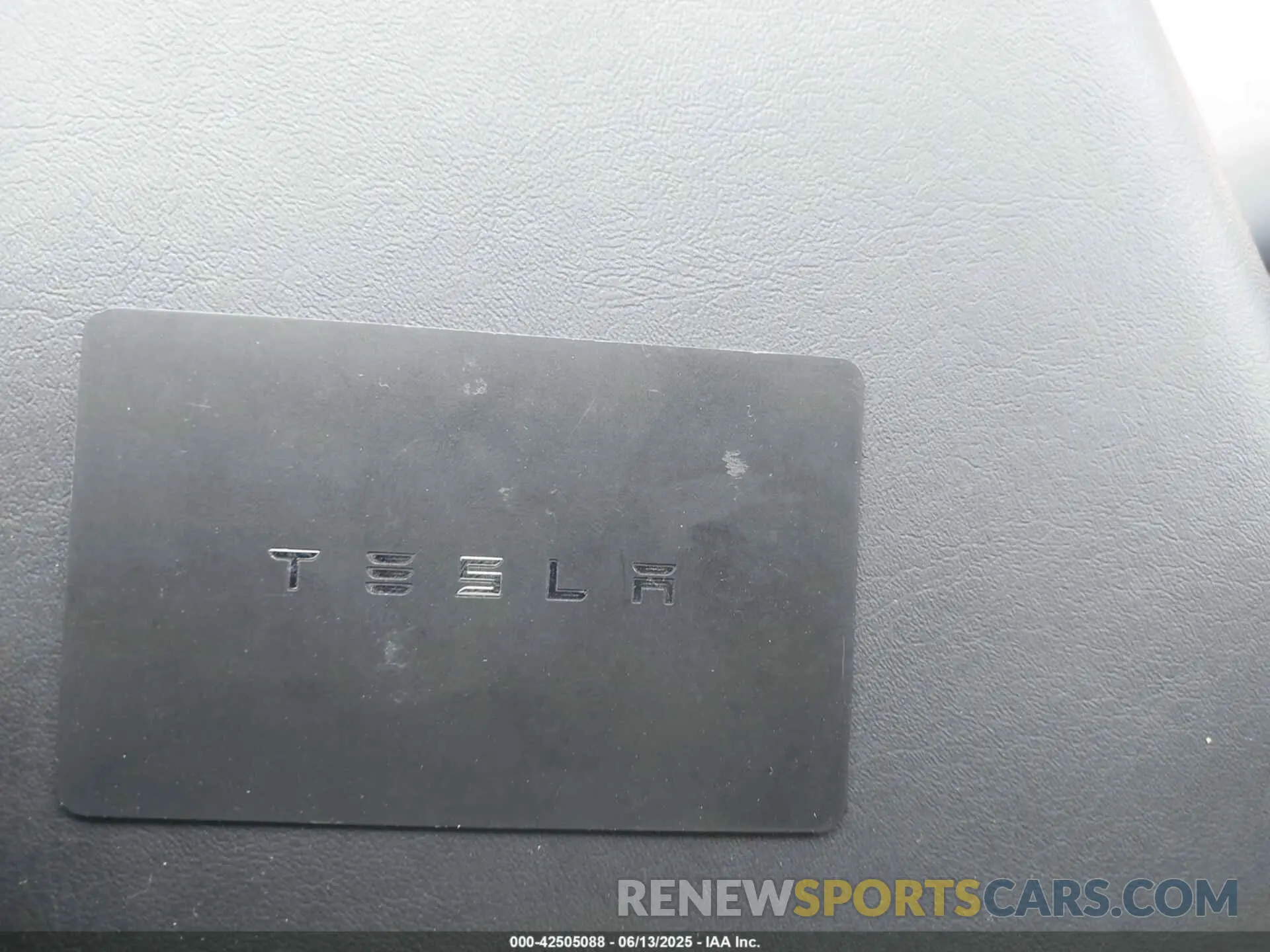 11 Photograph of a damaged car 5YJ3E1EA7KF308437 TESLA MODEL 3 2019