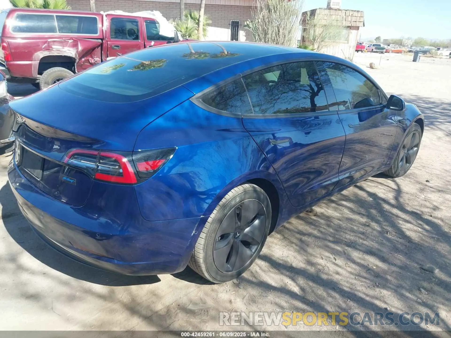 4 Photograph of a damaged car 5YJ3E1EA7KF308860 TESLA MODEL 3 2019