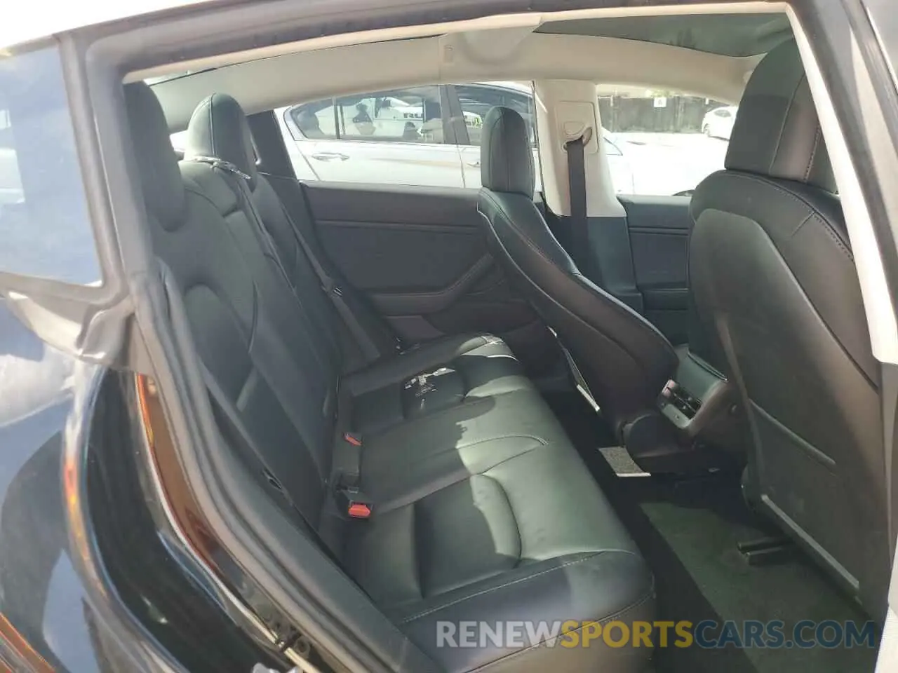 10 Photograph of a damaged car 5YJ3E1EA7KF324007 TESLA MODEL 3 2019