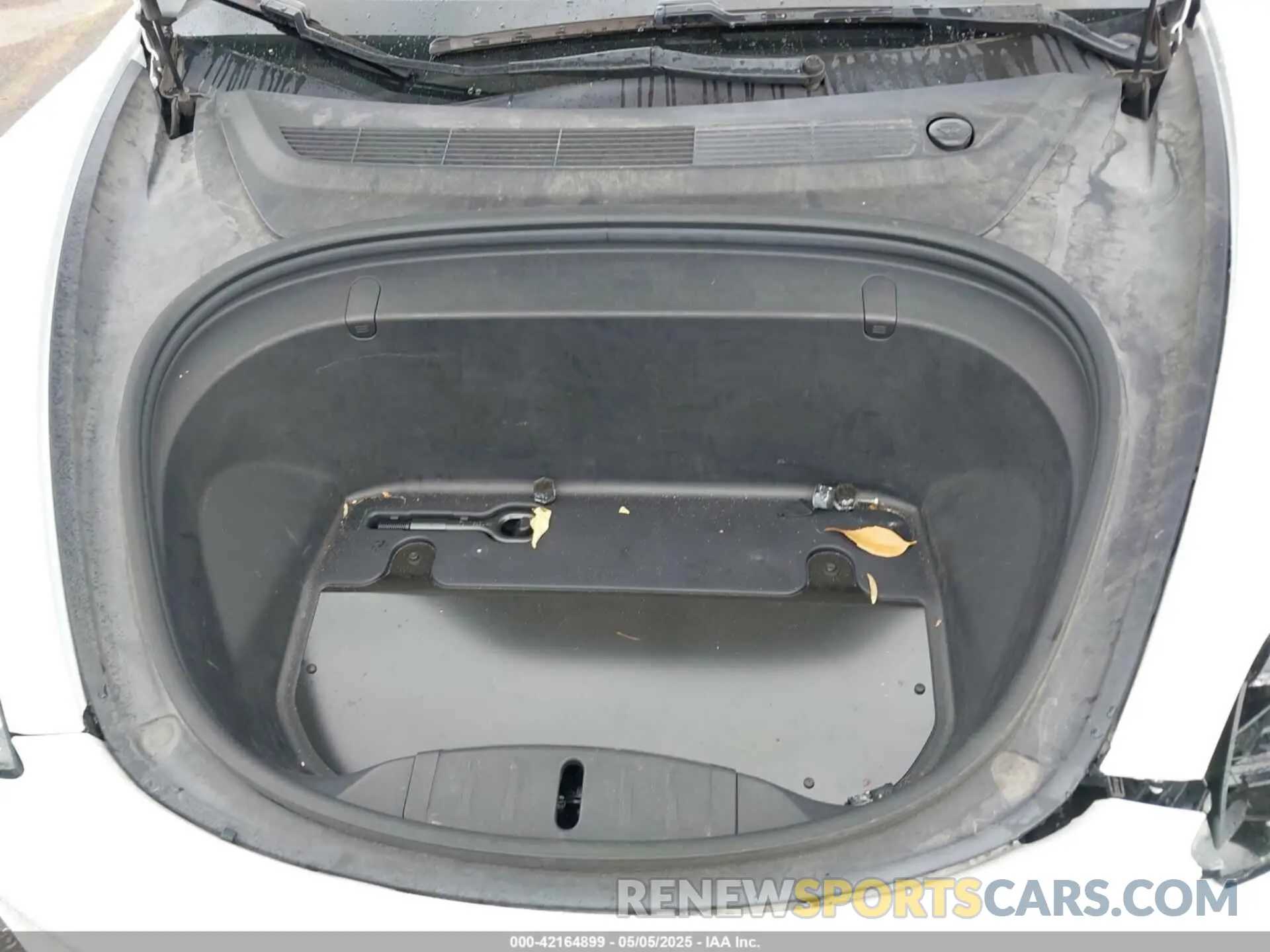 10 Photograph of a damaged car 5YJ3E1EA7KF326498 TESLA MODEL 3 2019