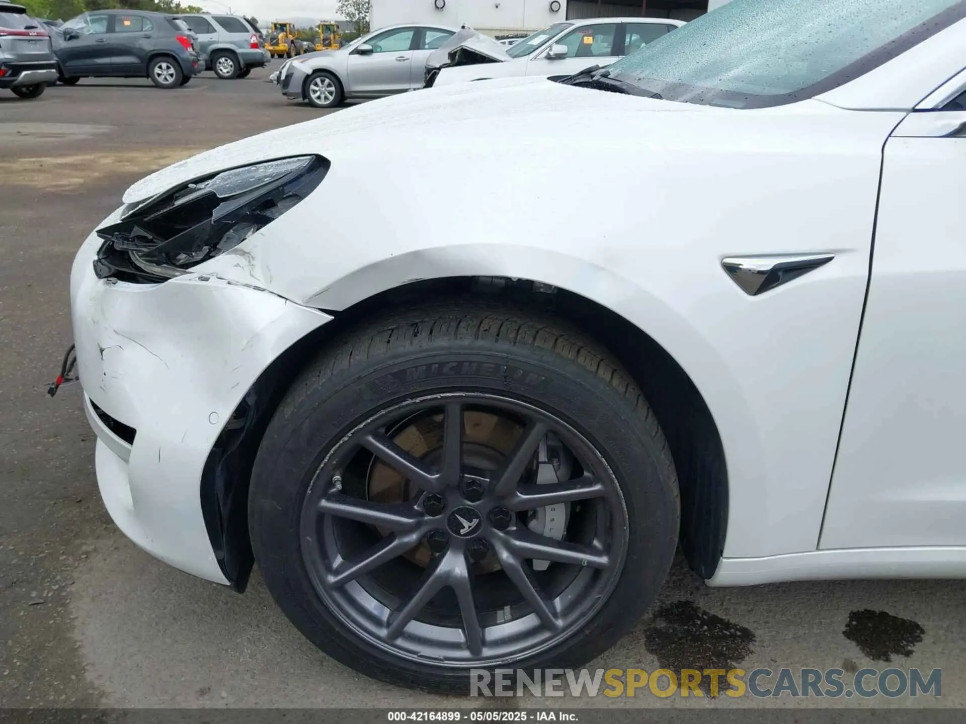 22 Photograph of a damaged car 5YJ3E1EA7KF326498 TESLA MODEL 3 2019