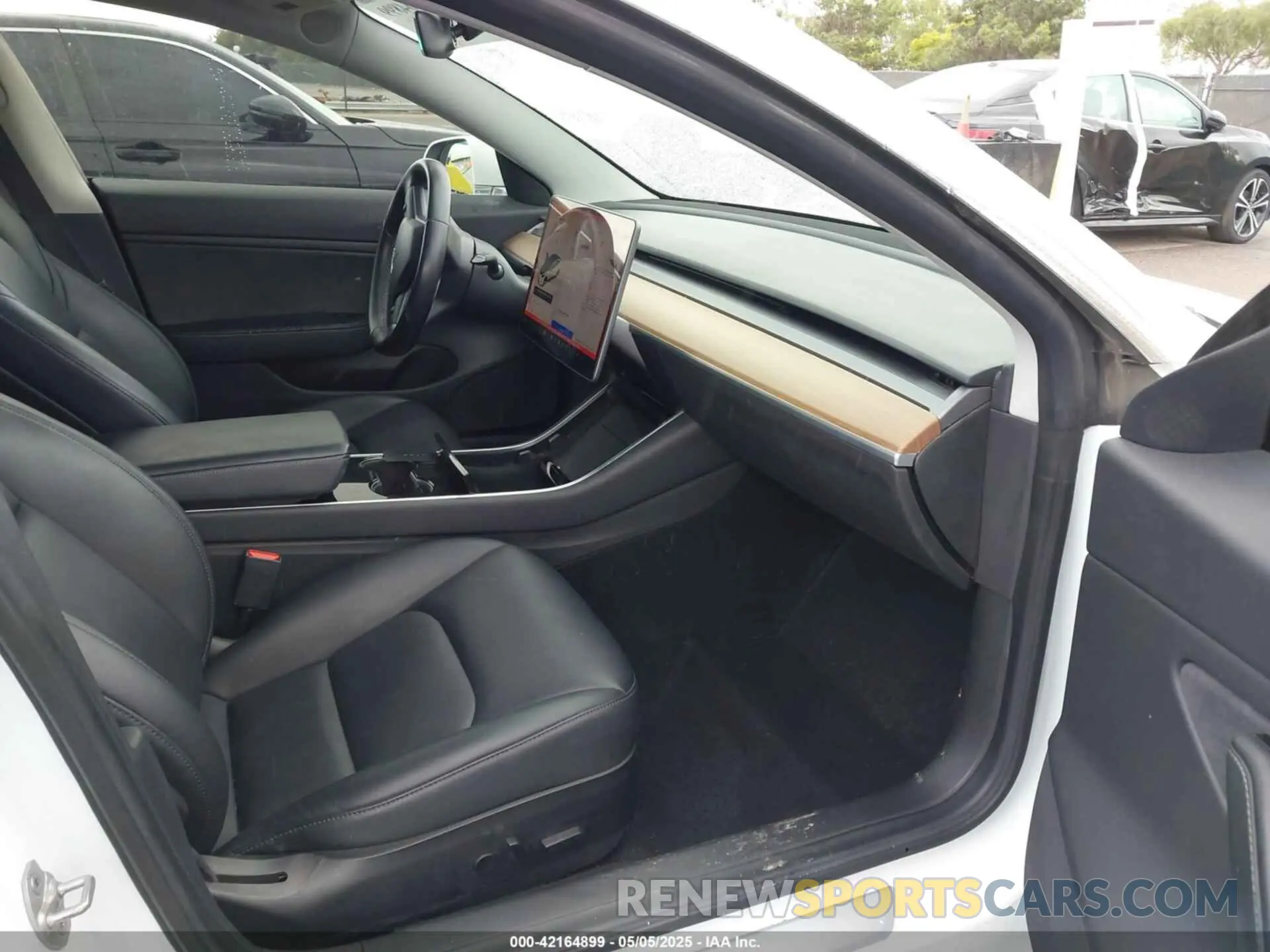 5 Photograph of a damaged car 5YJ3E1EA7KF326498 TESLA MODEL 3 2019