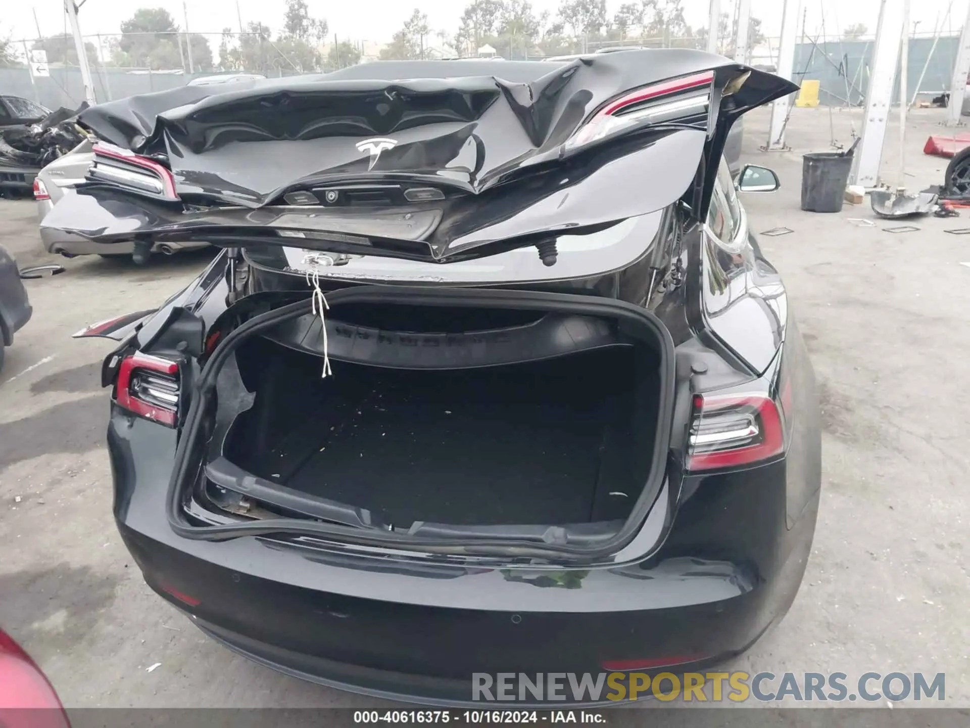 16 Photograph of a damaged car 5YJ3E1EA7KF395482 TESLA MODEL 3 2019