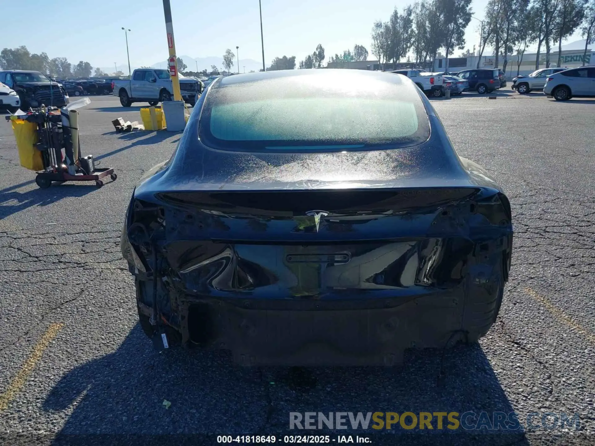 17 Photograph of a damaged car 5YJ3E1EA7KF398365 TESLA MODEL 3 2019