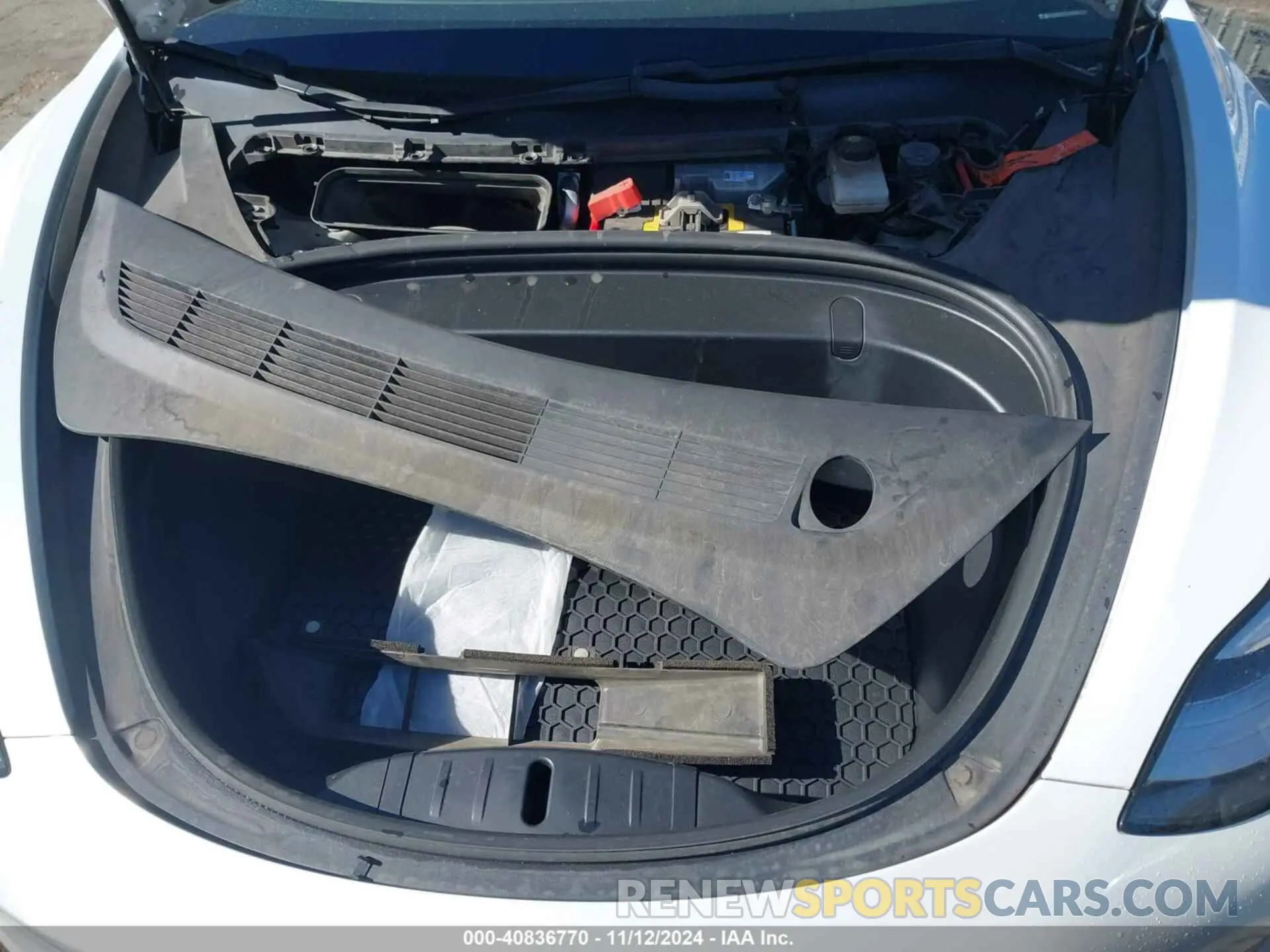 10 Photograph of a damaged car 5YJ3E1EA7KF401541 TESLA MODEL 3 2019