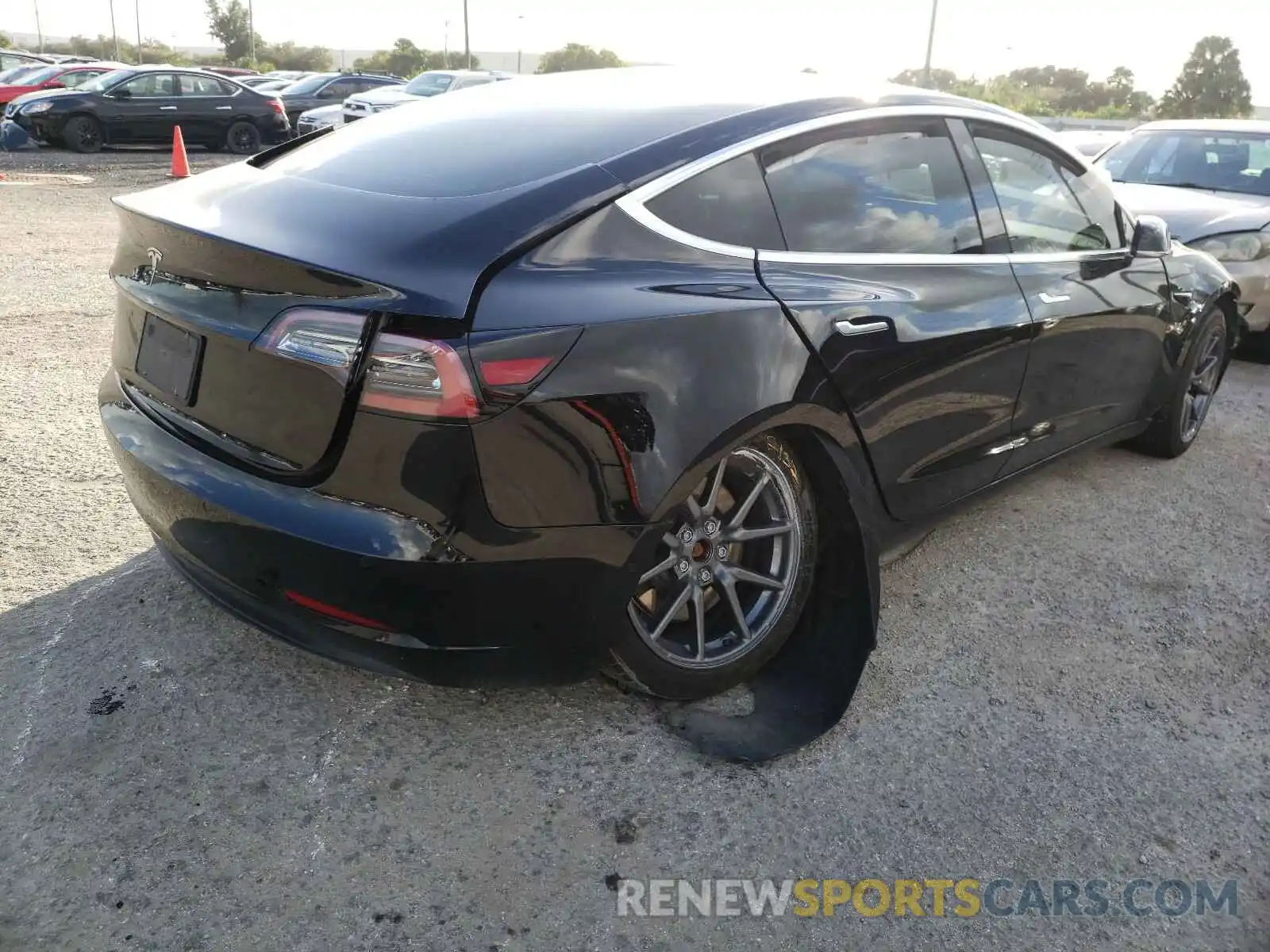 4 Photograph of a damaged car 5YJ3E1EA7KF415827 TESLA MODEL 3 2019