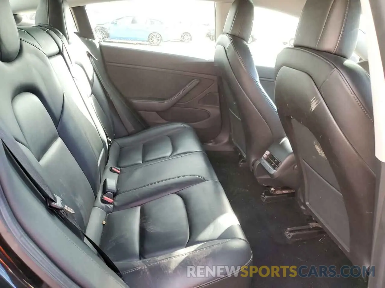 10 Photograph of a damaged car 5YJ3E1EA7KF420025 TESLA MODEL 3 2019
