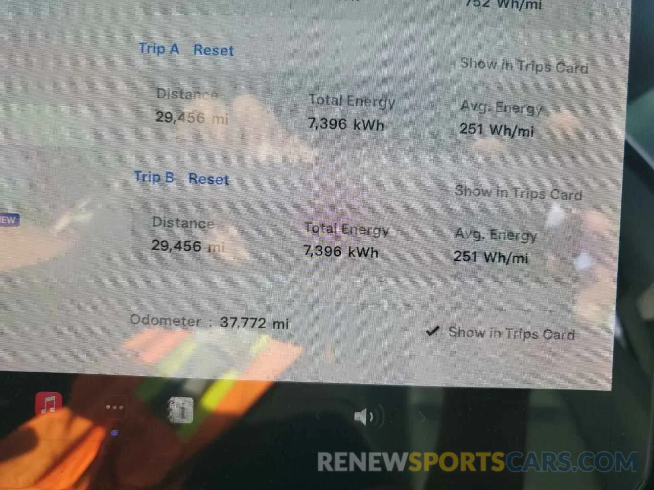 9 Photograph of a damaged car 5YJ3E1EA7KF425774 TESLA MODEL 3 2019