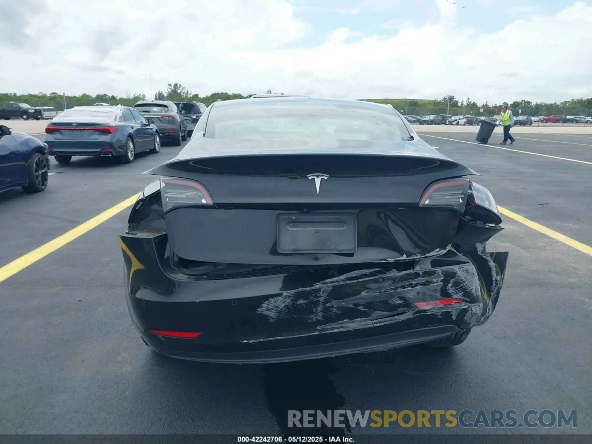6 Photograph of a damaged car 5YJ3E1EA7KF431980 TESLA MODEL 3 2019