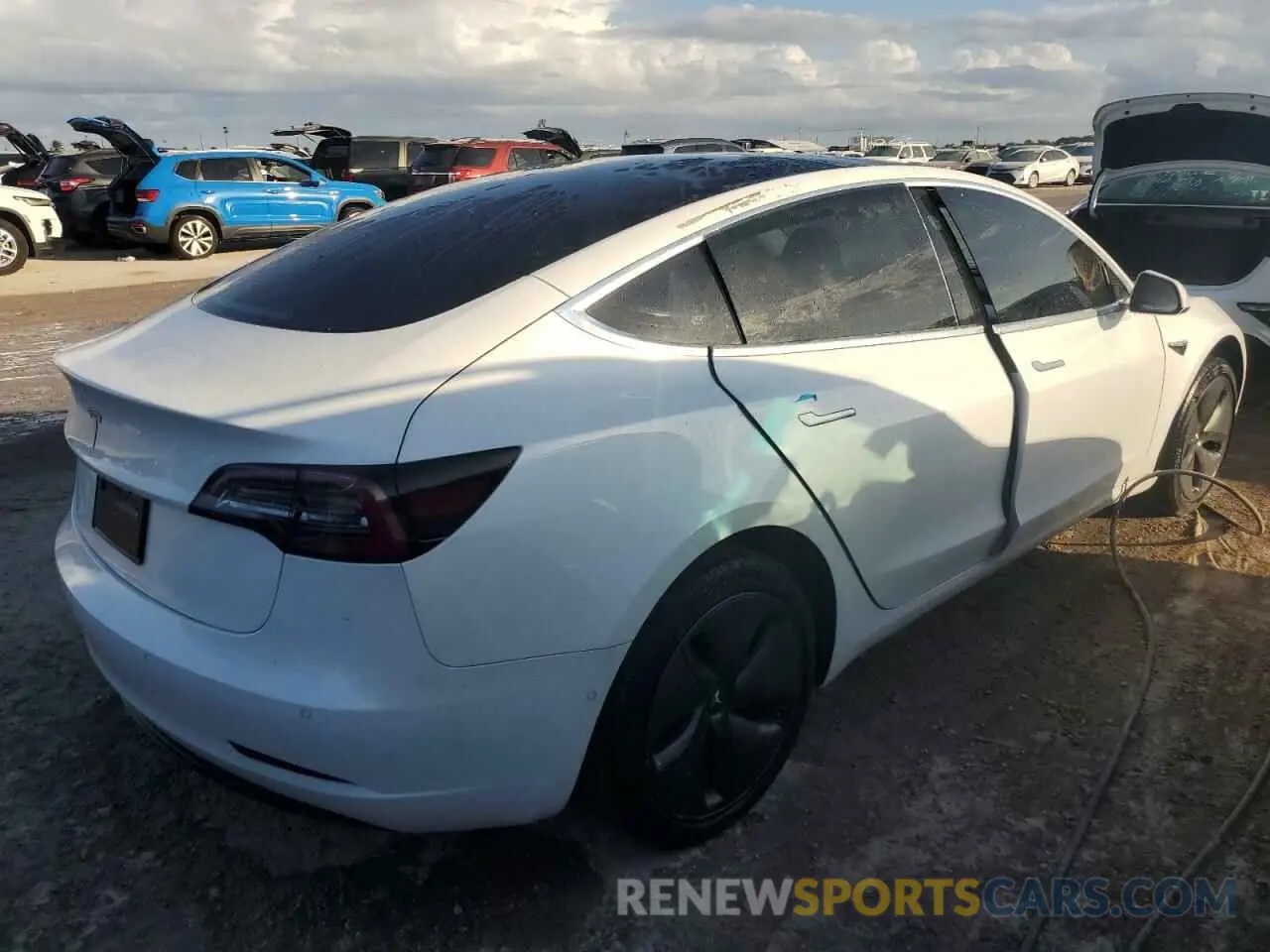 3 Photograph of a damaged car 5YJ3E1EA7KF483285 TESLA MODEL 3 2019