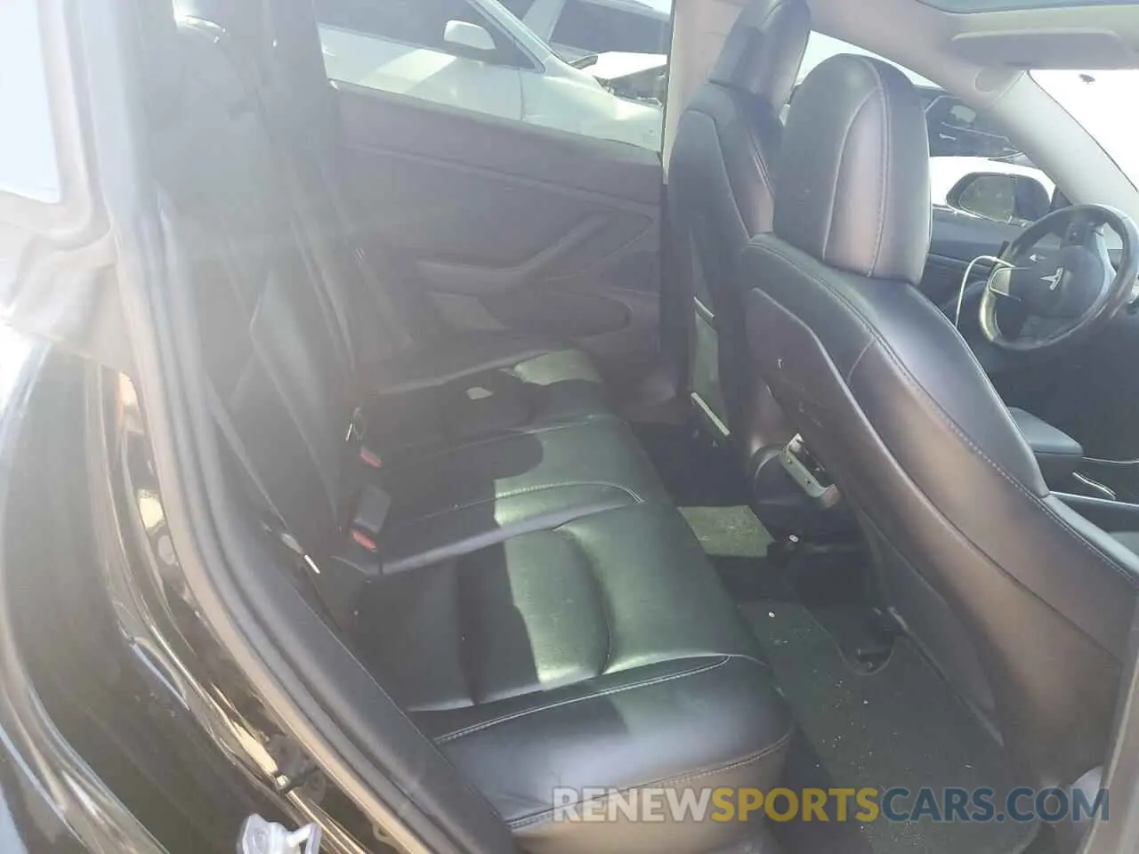 11 Photograph of a damaged car 5YJ3E1EA7KF484369 TESLA MODEL 3 2019