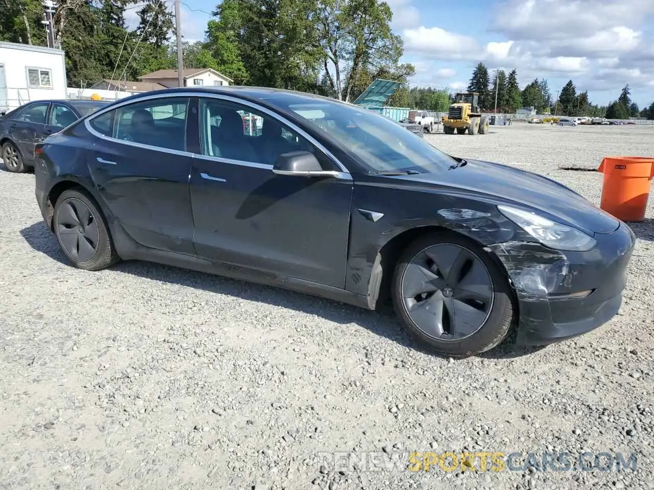4 Photograph of a damaged car 5YJ3E1EA7KF485487 TESLA MODEL 3 2019