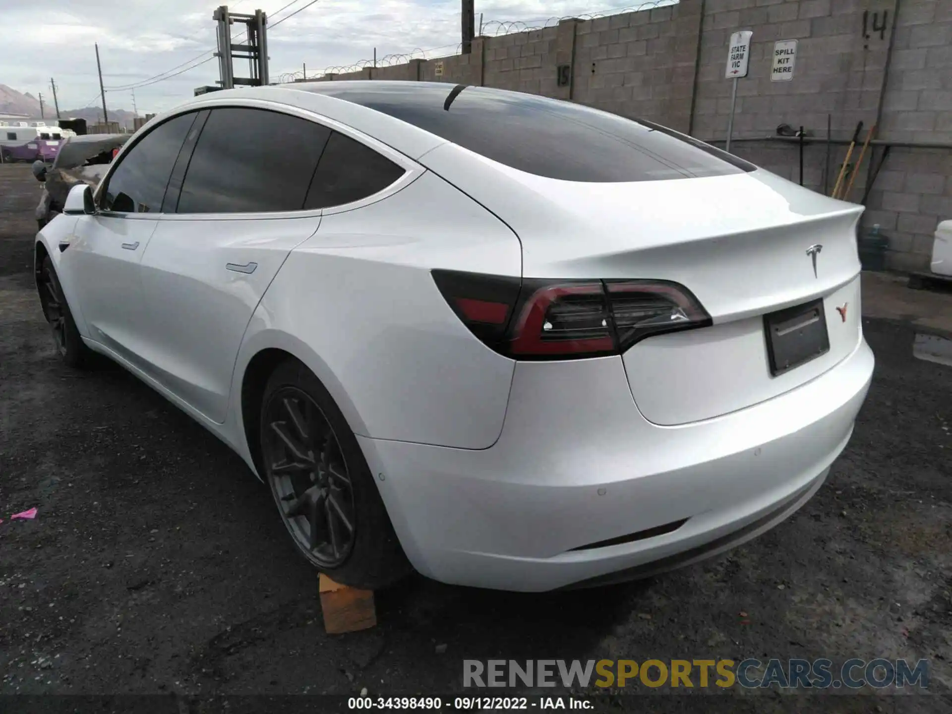 3 Photograph of a damaged car 5YJ3E1EA7KF485571 TESLA MODEL 3 2019