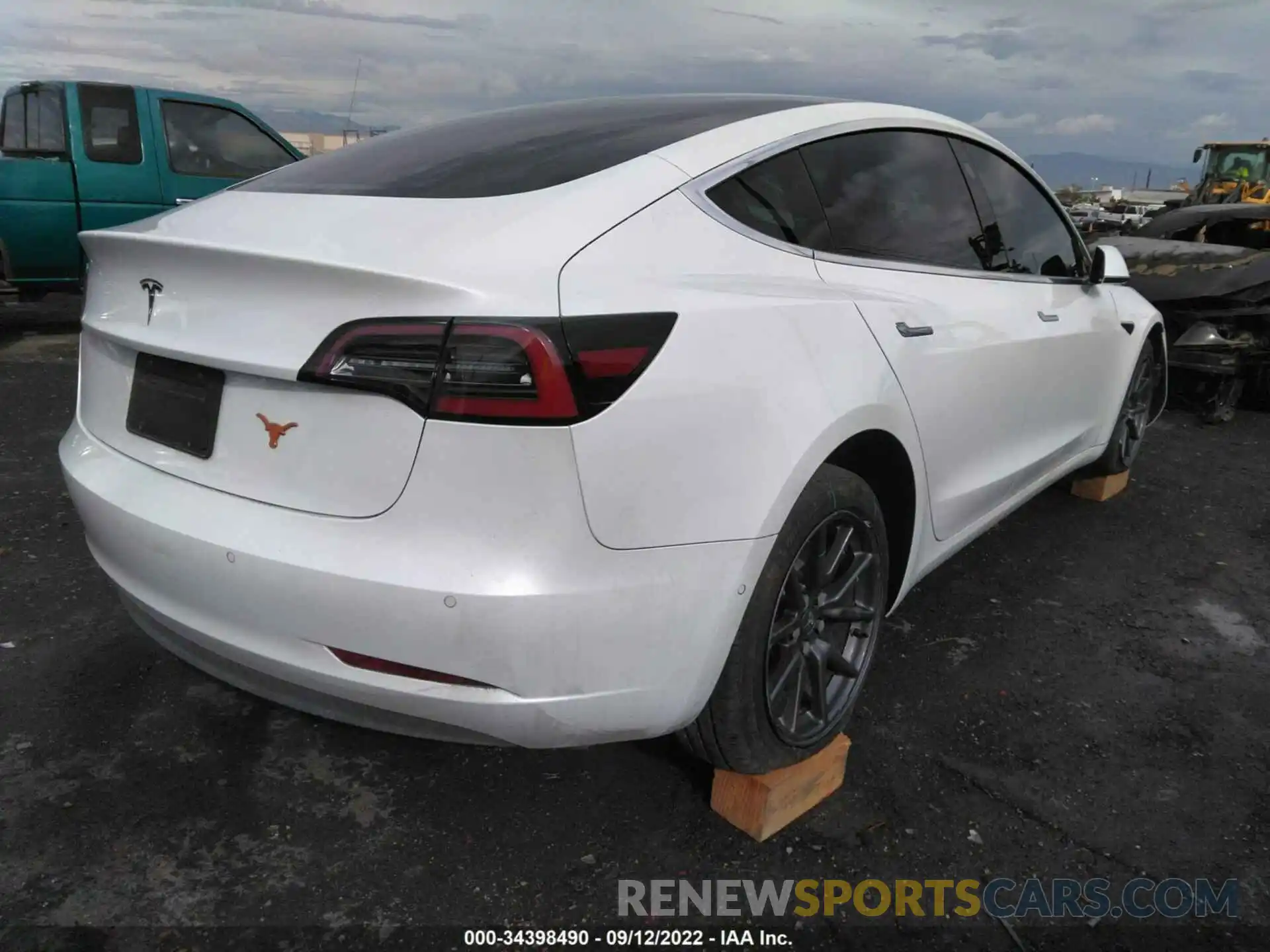 4 Photograph of a damaged car 5YJ3E1EA7KF485571 TESLA MODEL 3 2019