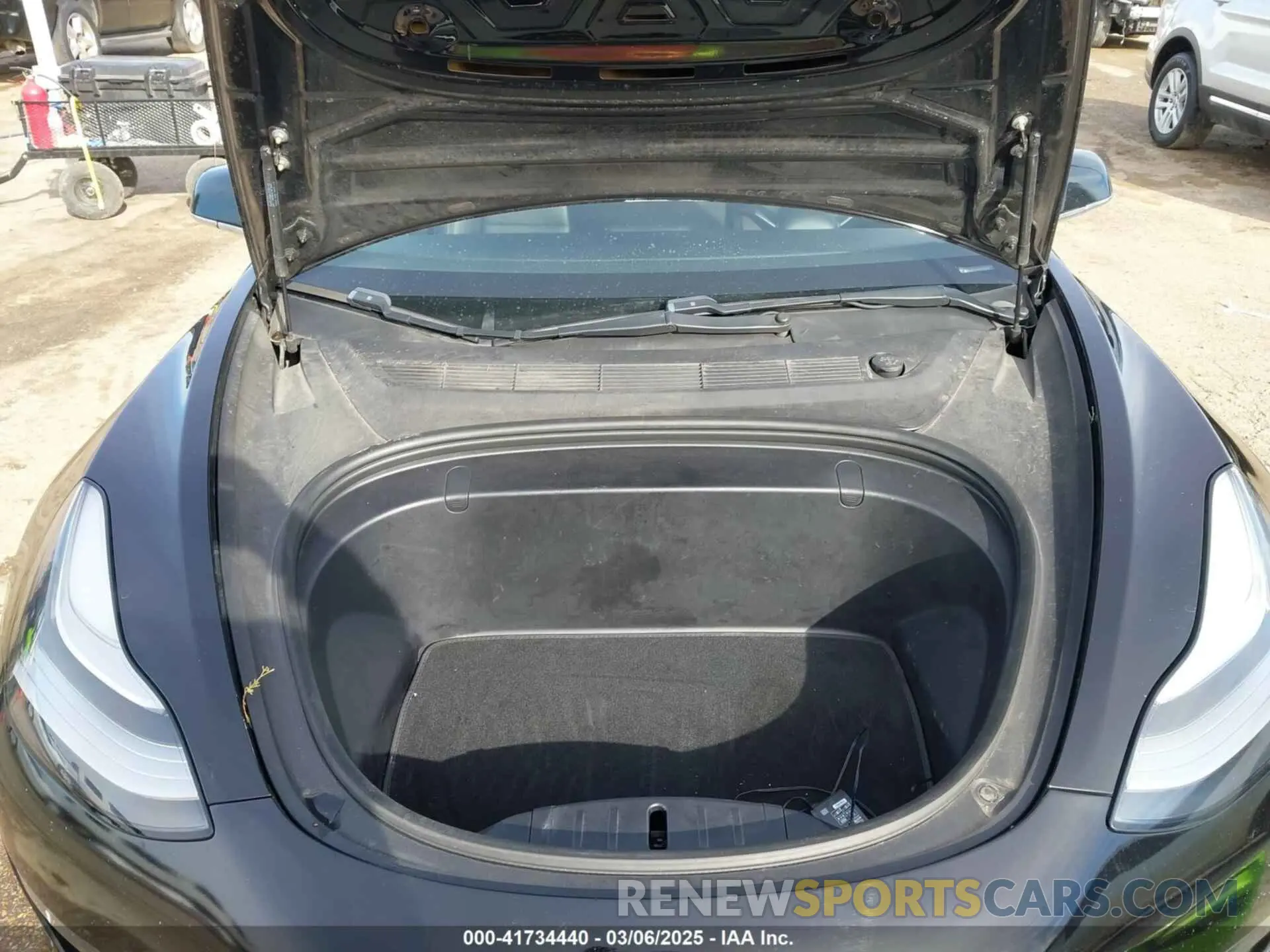 10 Photograph of a damaged car 5YJ3E1EA8KF192908 TESLA MODEL 3 2019