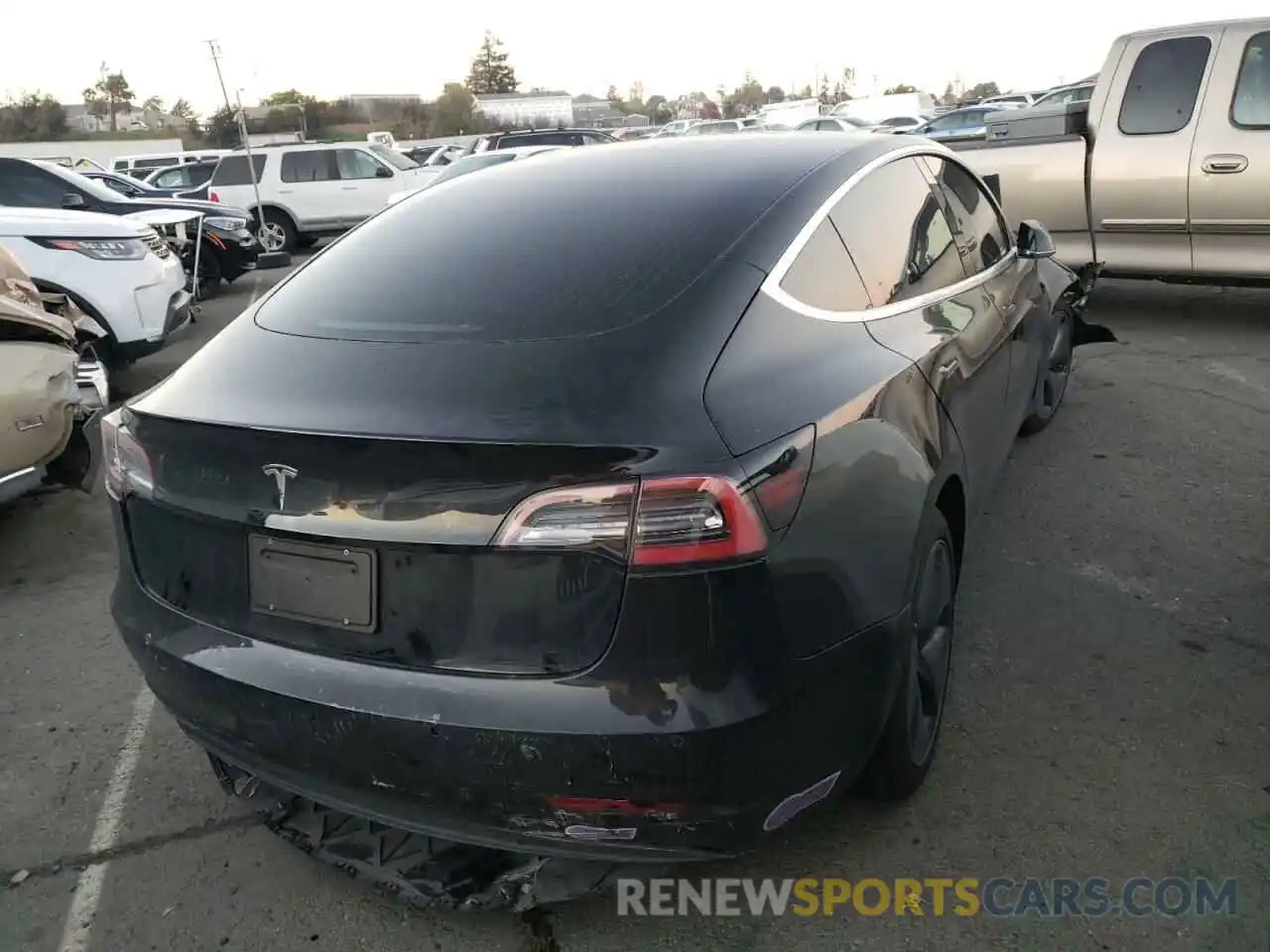 4 Photograph of a damaged car 5YJ3E1EA8KF193377 TESLA MODEL 3 2019