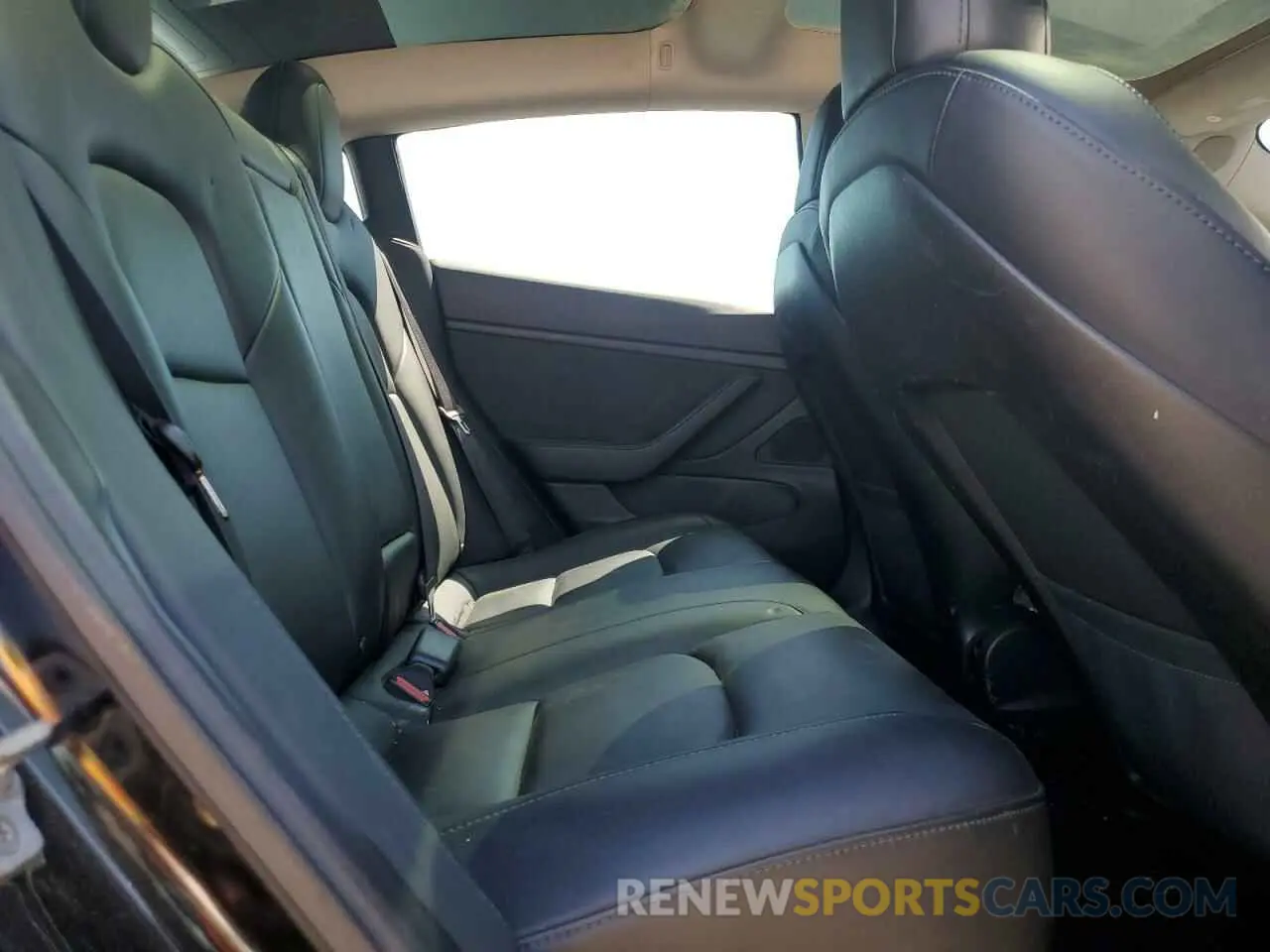 10 Photograph of a damaged car 5YJ3E1EA8KF304347 TESLA MODEL 3 2019