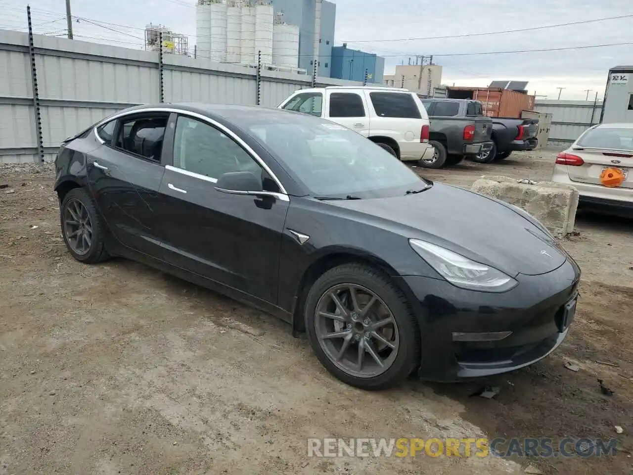 4 Photograph of a damaged car 5YJ3E1EA8KF394955 TESLA MODEL 3 2019