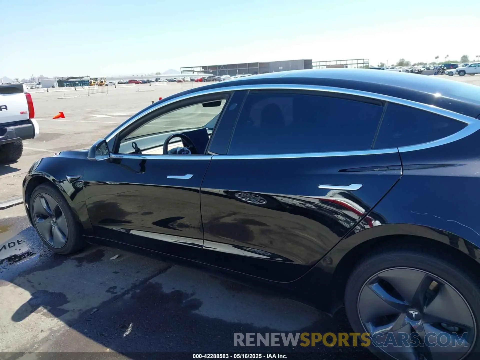 13 Photograph of a damaged car 5YJ3E1EA8KF395684 TESLA MODEL 3 2019