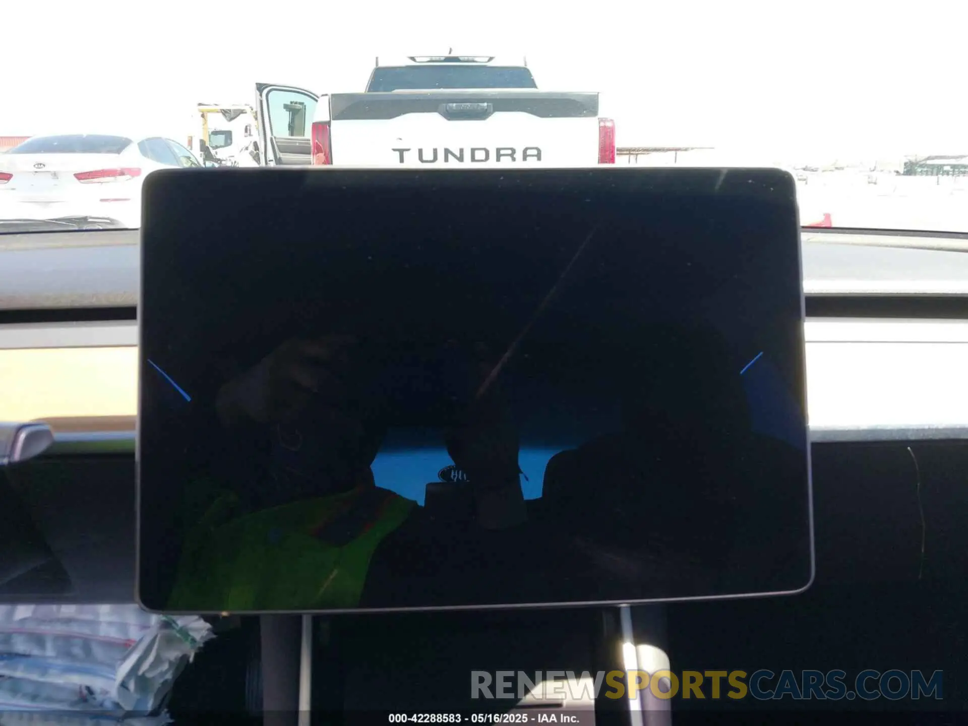 16 Photograph of a damaged car 5YJ3E1EA8KF395684 TESLA MODEL 3 2019